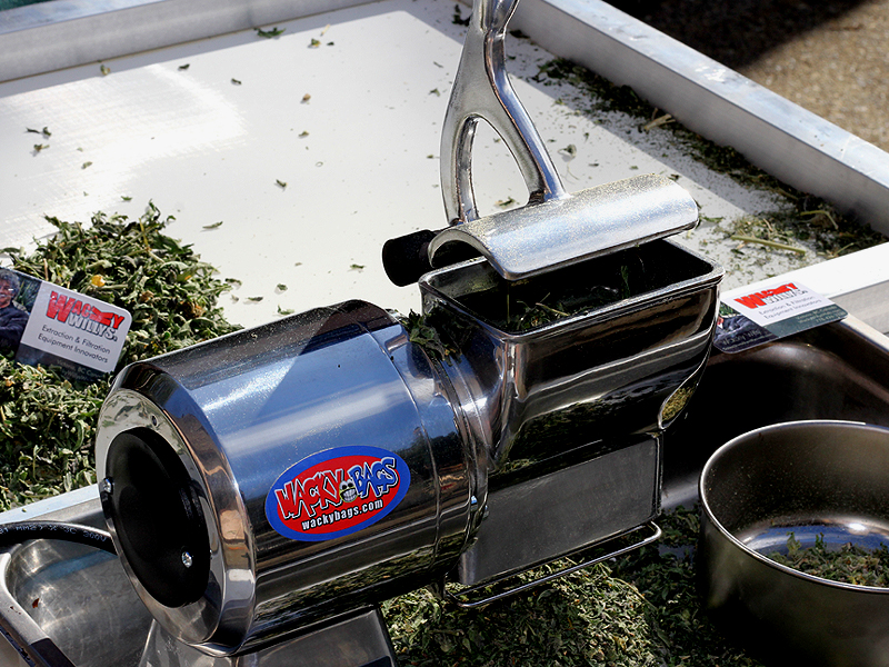 Wacky Willys Electric Grinder batteryoperated wacky willys web