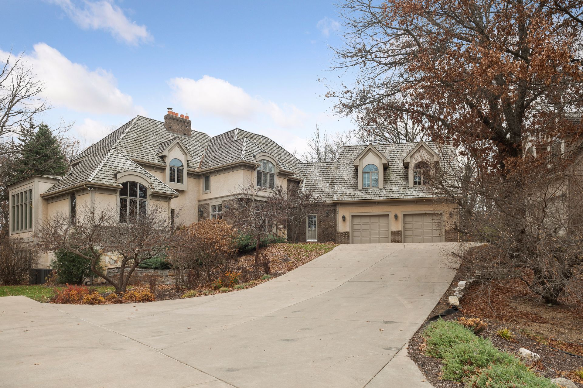 9888 Indigo Trail N, Grant Wade Hanson