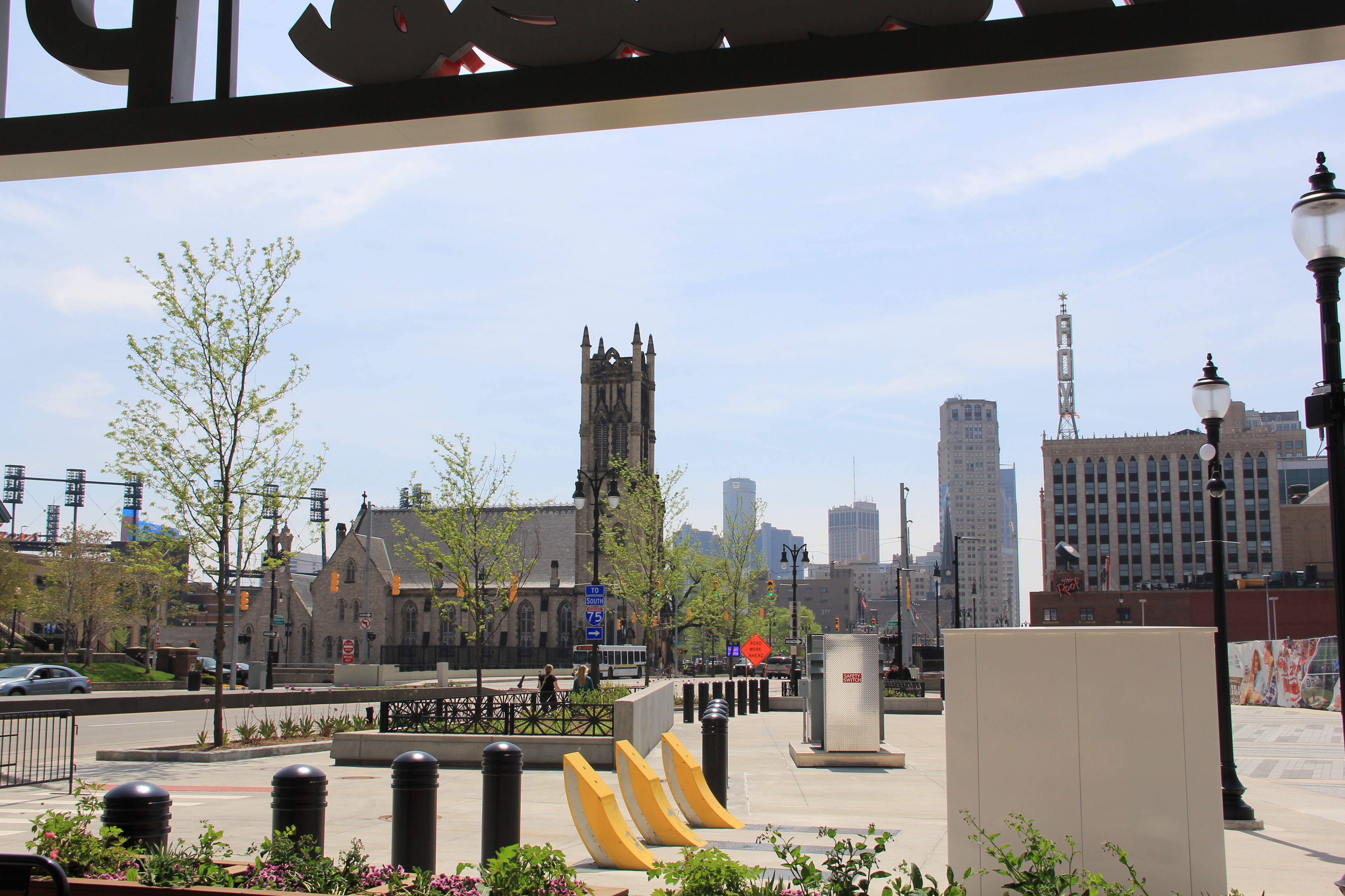 Great Atmosphere and Food at Mike's Pizza Bar in Downtown Detroit