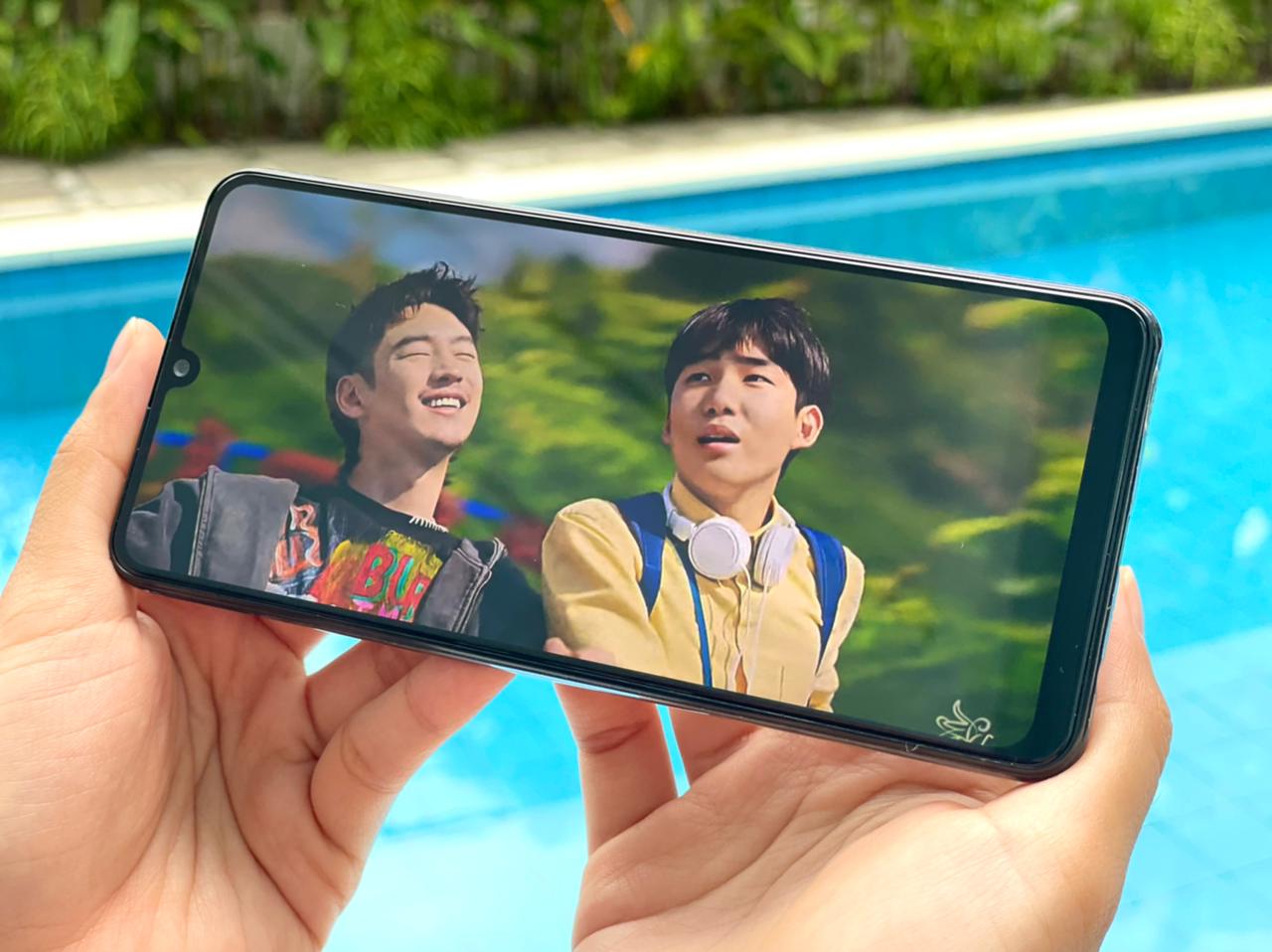 Fakta atau Mitos Apakah Semakin Tajam Layar, Baterai