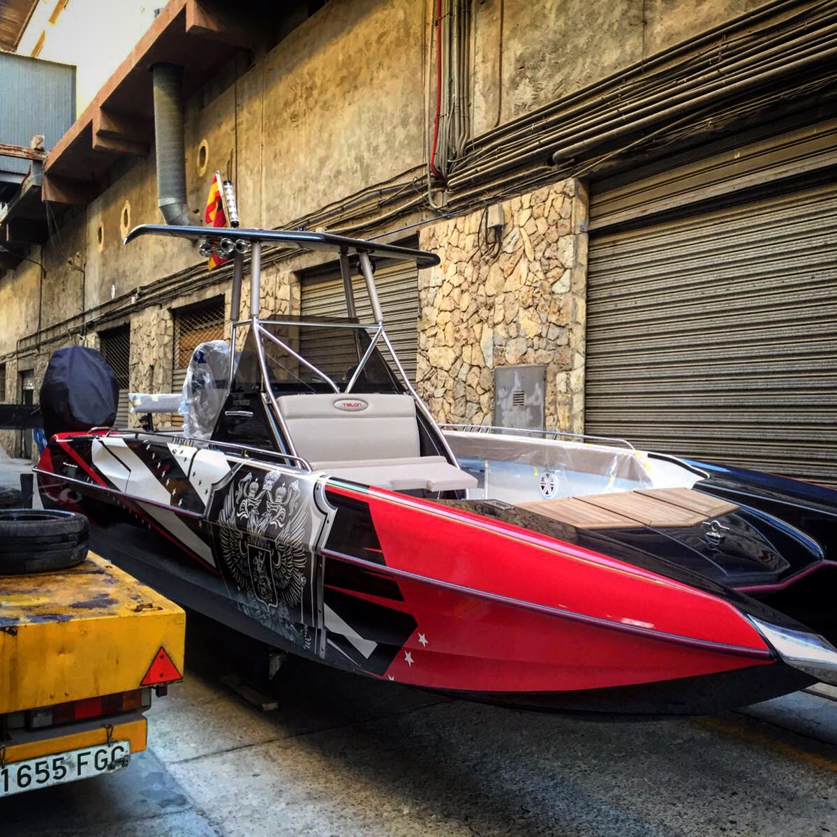 BoatWrap_CustomDesign_2_WakeGraphics.jpg 1,199×1,199 pixels Boat