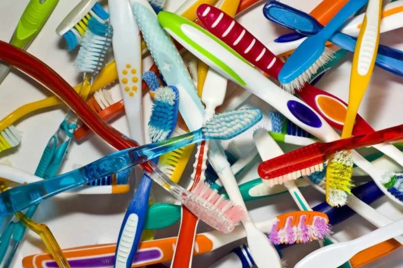 Stop throwing out old toothbrushes. Wake Up Your Mind