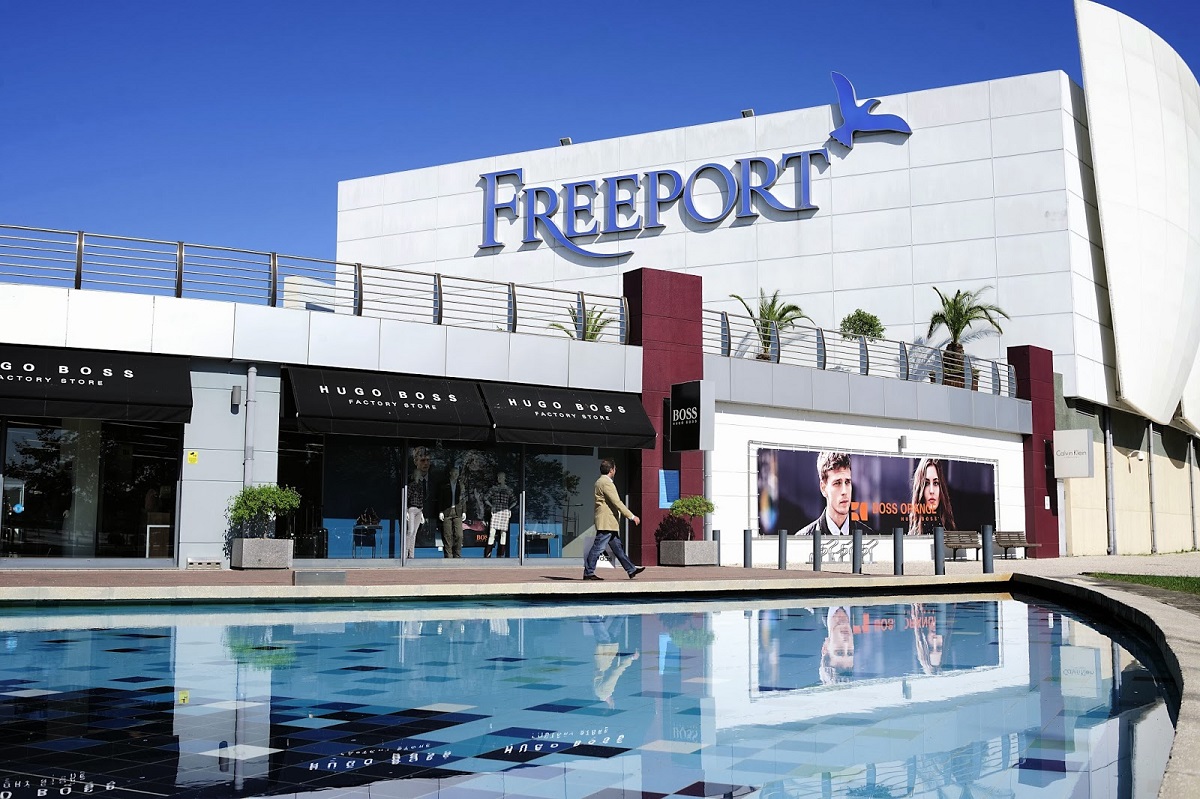 Lisbon and Outlet Tour Walkborder Portugal Tourism