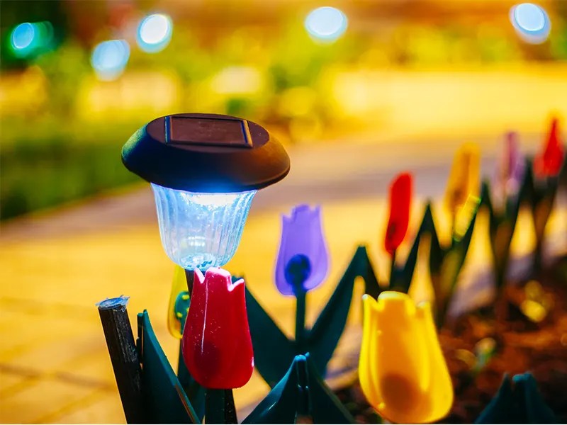 Can a Solar Light Charge Itself? WalkingSolar