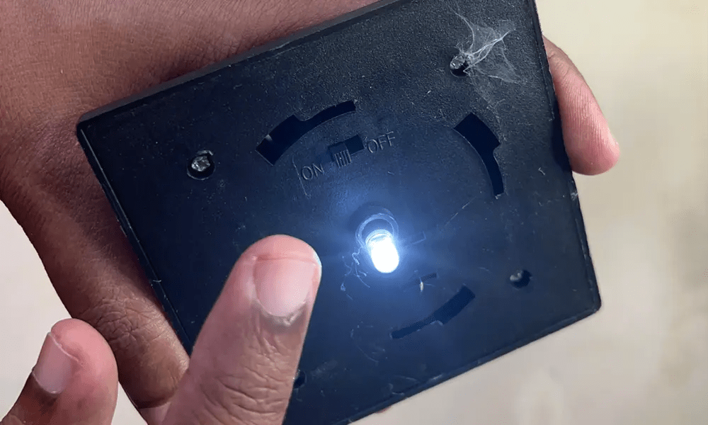 Do Solar Lights Charge When Turned Off? - WalkingSolar