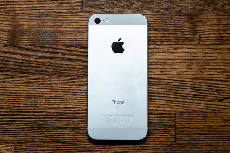 iPhone 12もSE2も買わない。iPhone SE (第1世代)を使い続けることにした7つの理由 旅行好きの大阪人ブログ