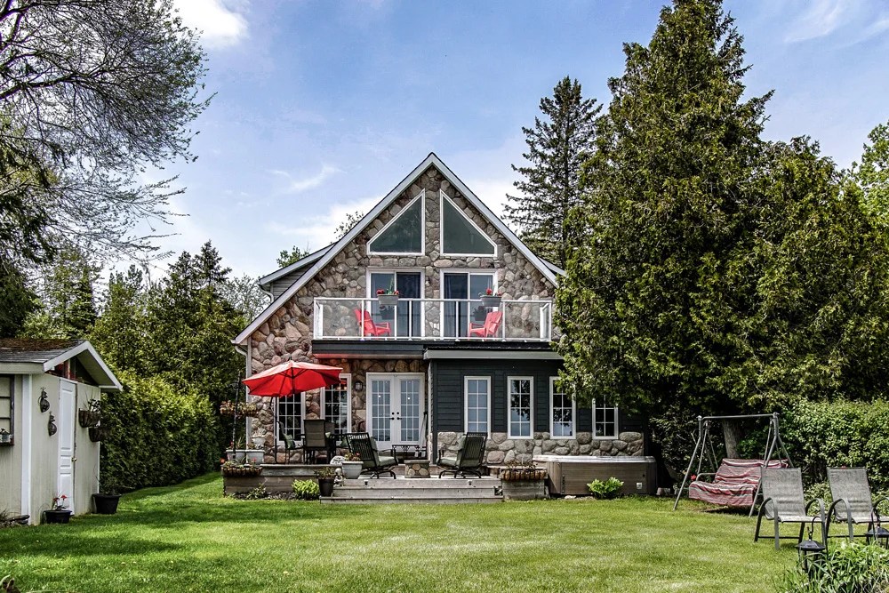 105 LAKEVIEW COTTAGE ROAD IN KAWARTHA LAKES