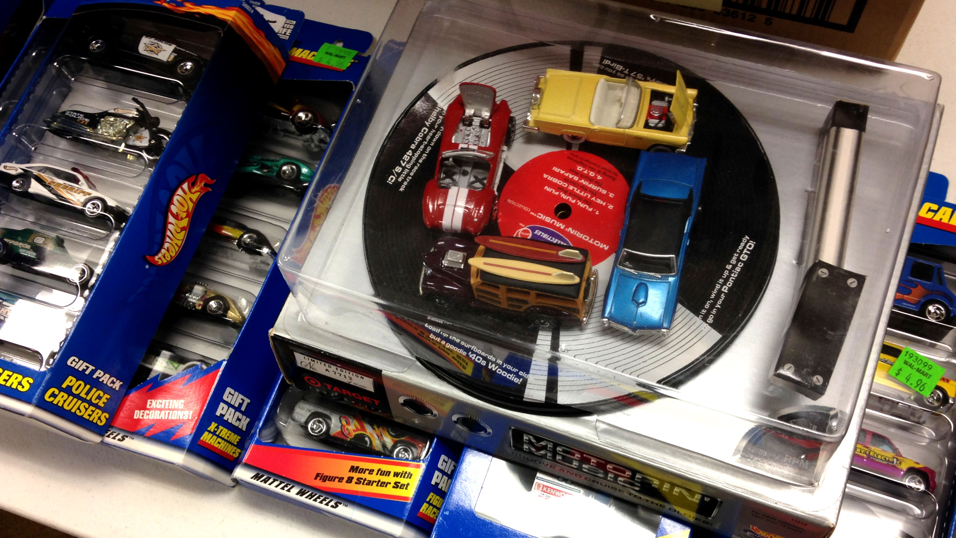 HUGE COLLECTIBLE TOY AUCTION Wall Auctioneers