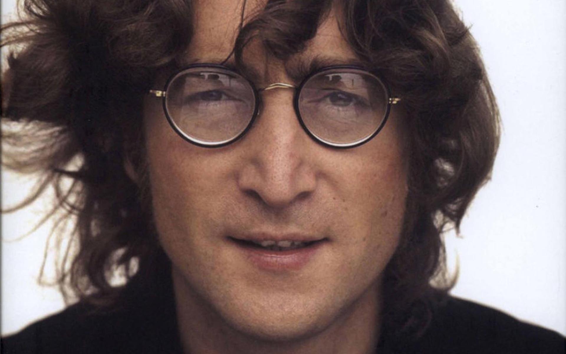 John Lennon on Pinterest Yoko Ono, Annie Leibovitz and Wallpaper