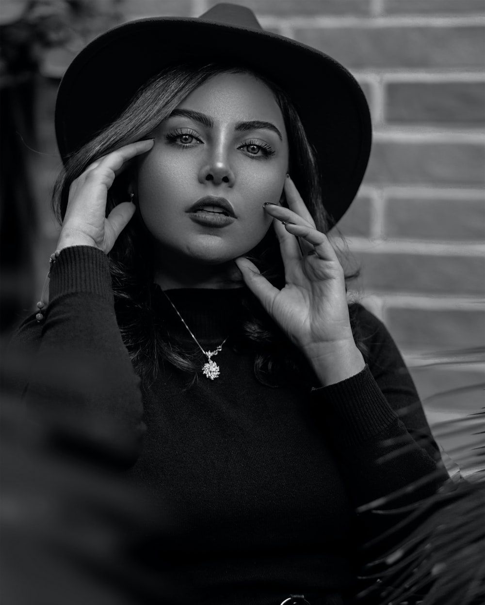 Black and White Women Wallpapers Top Free Black and White Women Backgrounds WallpaperAccess