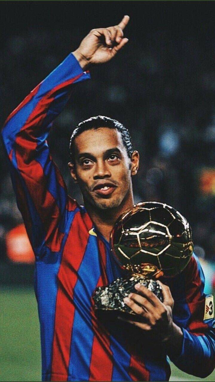 Ronaldinho Wallpapers Top Free Ronaldinho Backgrounds WallpaperAccess