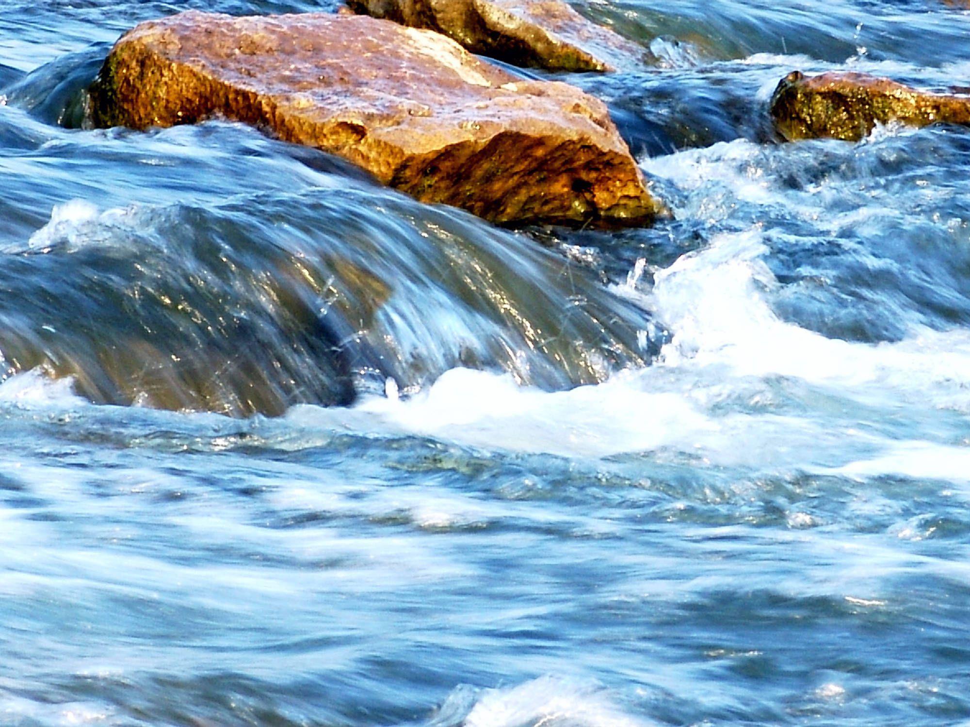 Moving Water Wallpapers Top Free Moving Water Backgrounds WallpaperAccess