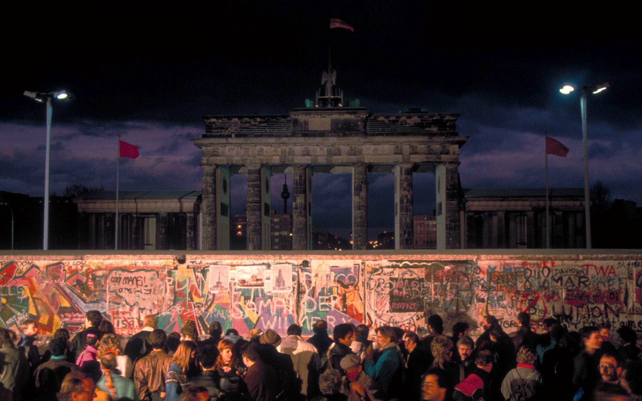 Berlin Wall Wallpapers Top Free Berlin Wall Backgrounds WallpaperAccess
