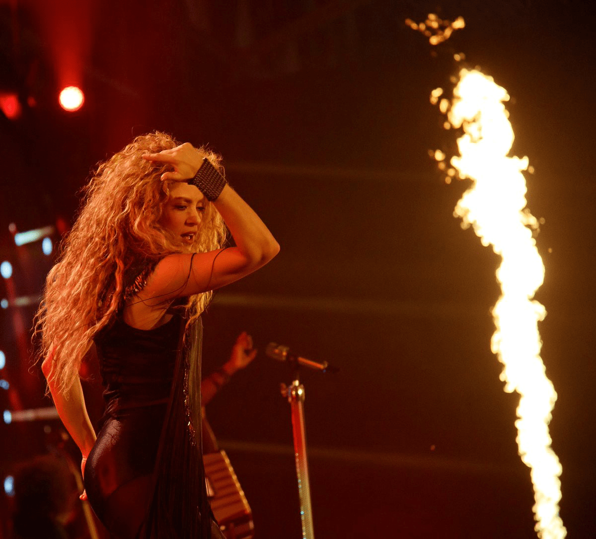 Shakira In Concert El Dorado World Tour Wallpapers Top Free Shakira