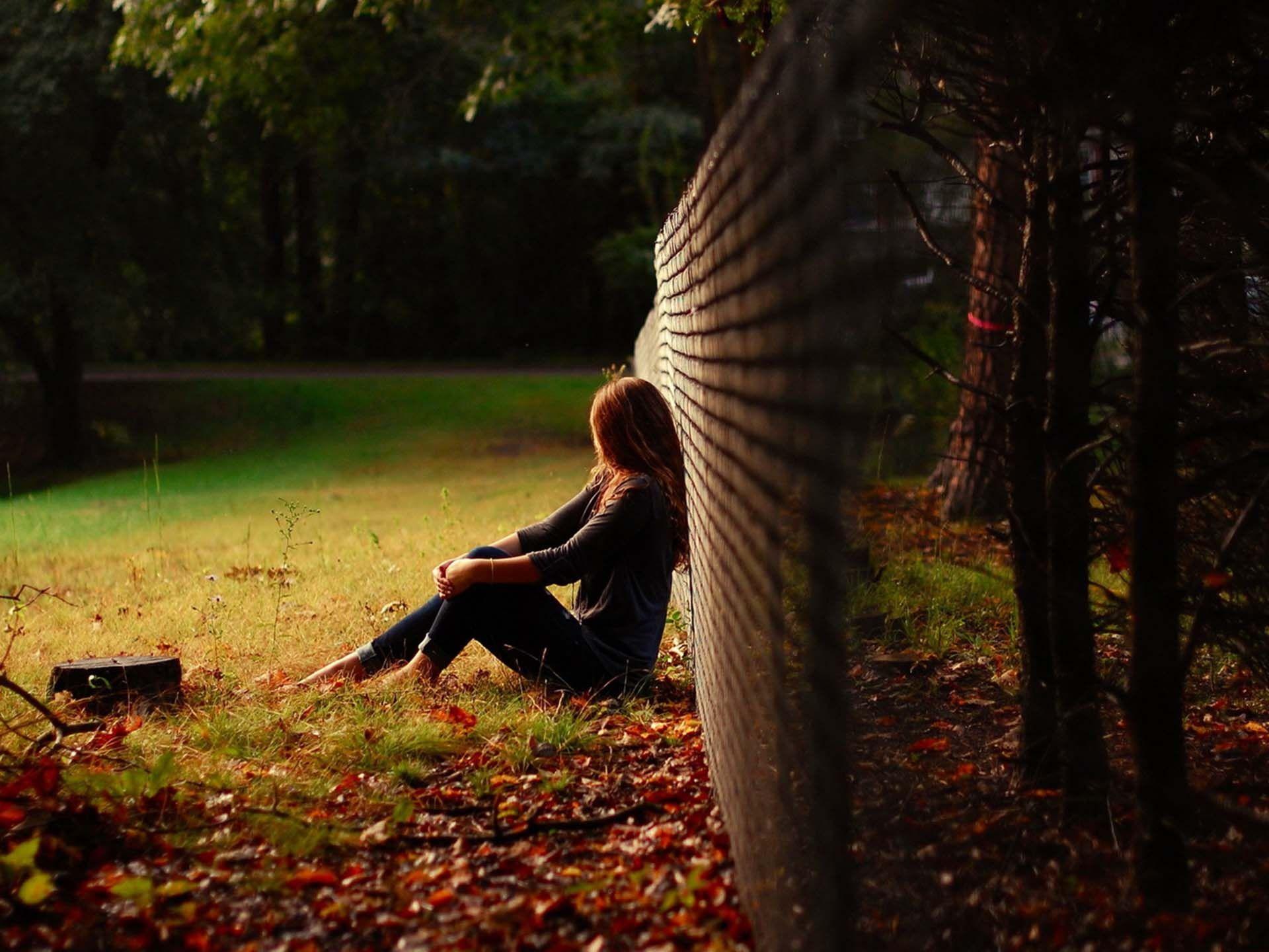 Lonely Girl Wallpapers Top Free Lonely Girl Backgrounds WallpaperAccess