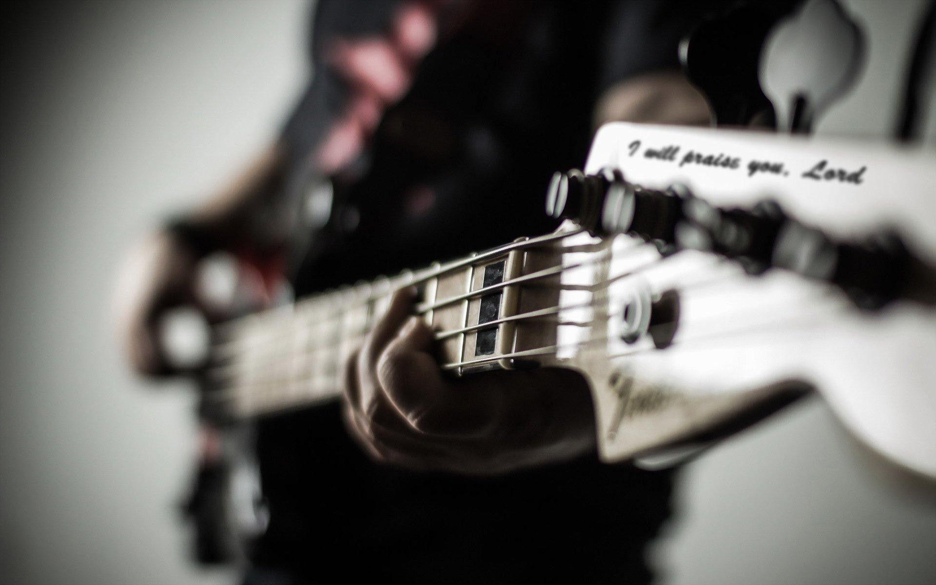 Music For Bass Guitar School Of Rock Beginner S Guide To Tuning A