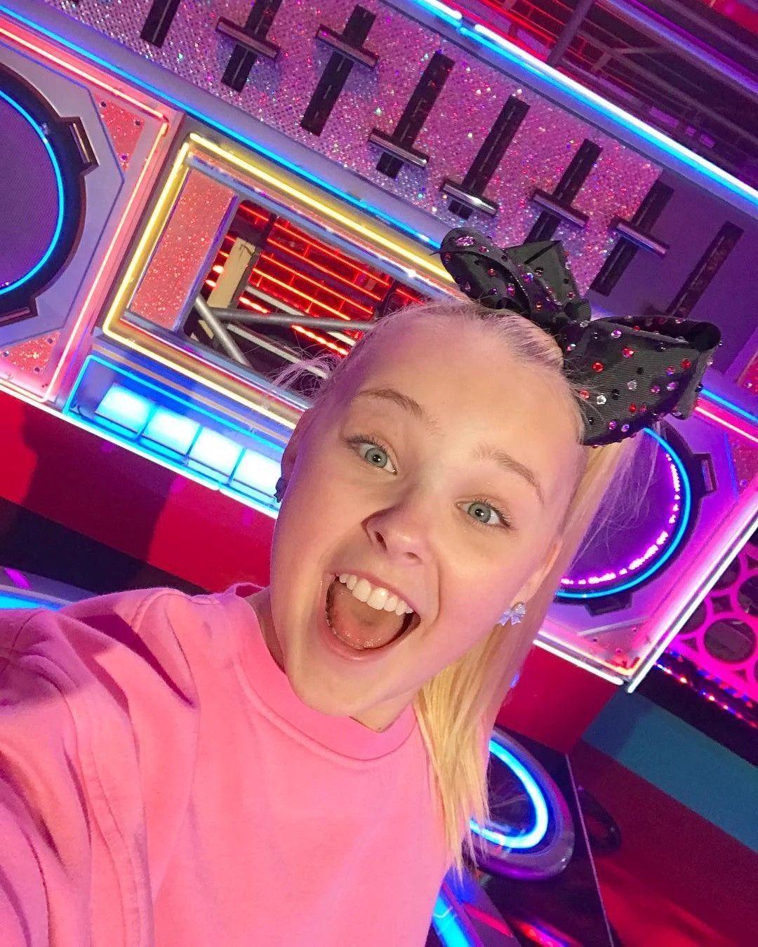 Jojo Siwa Wallpapers Top Free Jojo Siwa Backgrounds WallpaperAccess