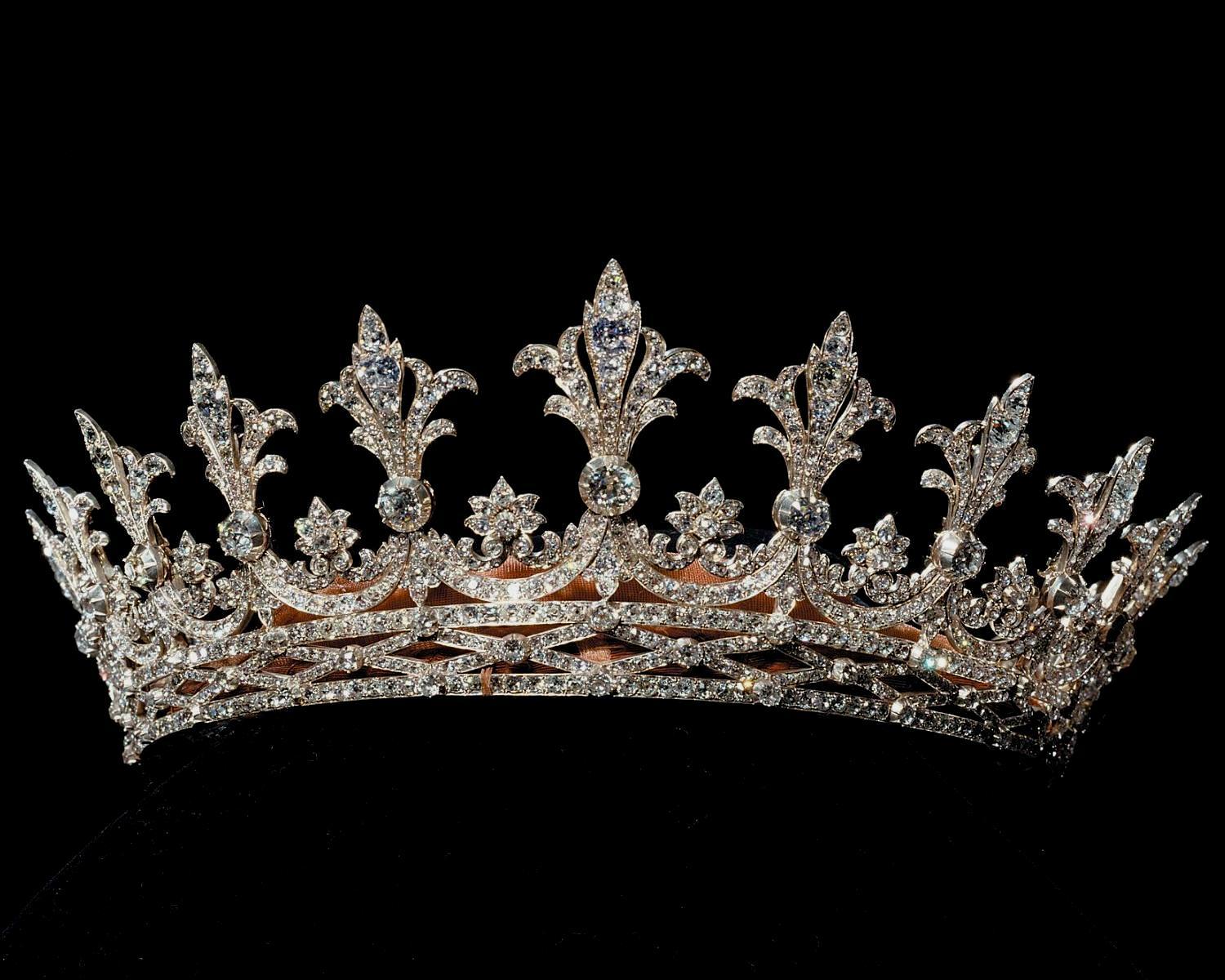 Tiara Wallpapers Top Free Tiara Backgrounds WallpaperAccess