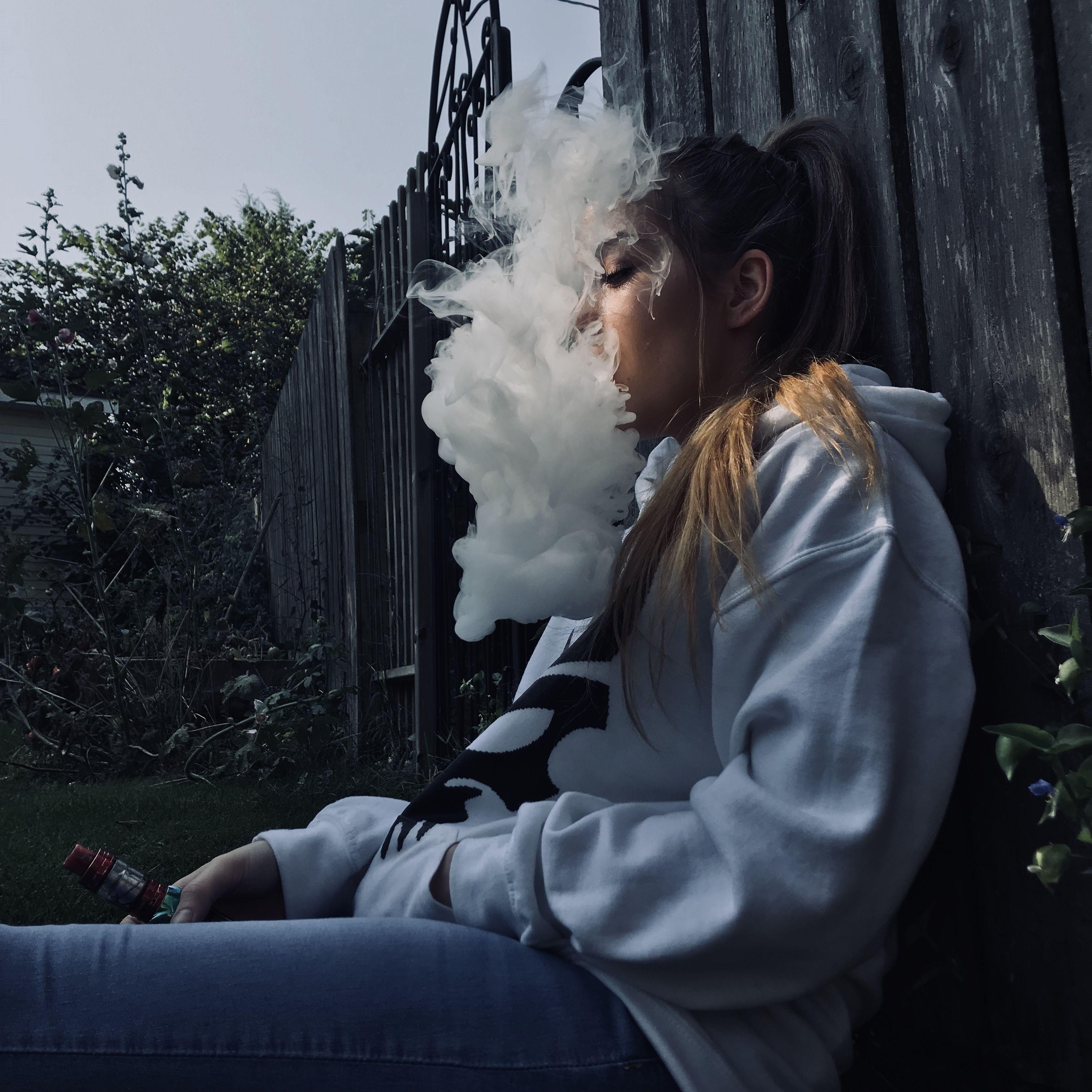 Vape Girl Wallpapers Top Free Vape Girl Backgrounds WallpaperAccess