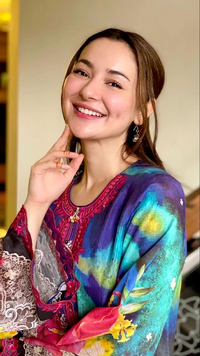 Hania Aamir Wallpapers - Top Free Hania Aamir Backgrounds - WallpaperAccess