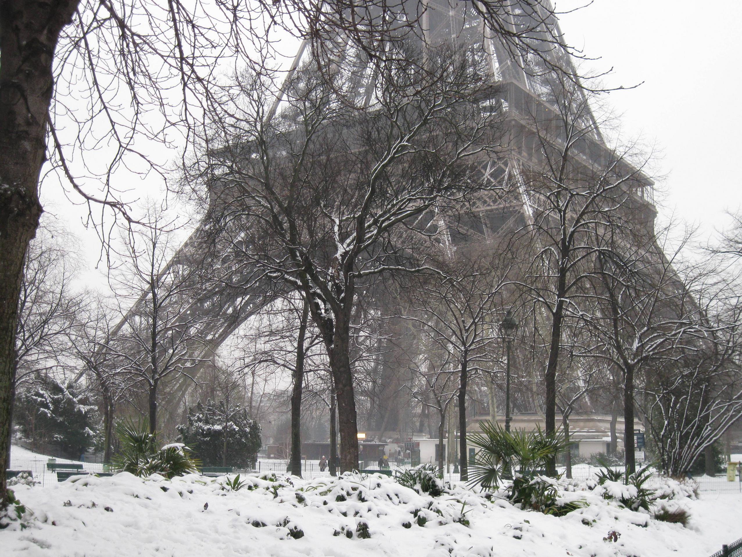 Paris Winter Wallpapers Top Free Paris Winter Backgrounds WallpaperAccess