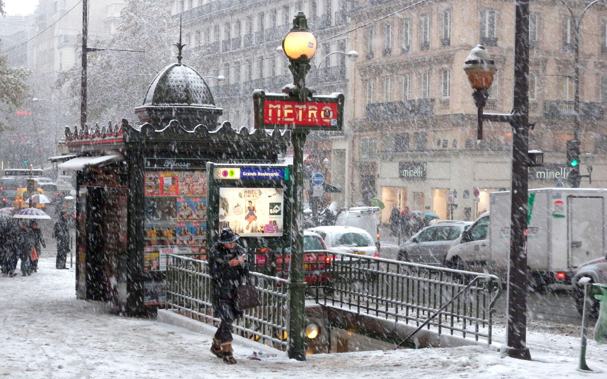 Paris Winter Wallpapers Top Free Paris Winter Backgrounds WallpaperAccess