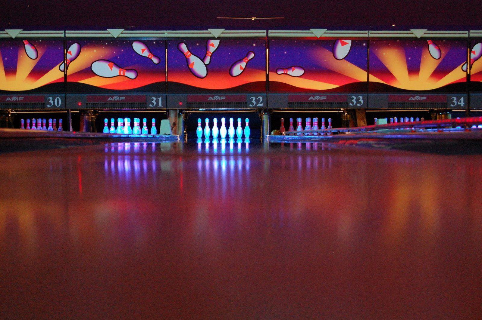 Bowling Wallpapers Top Free Bowling Backgrounds WallpaperAccess