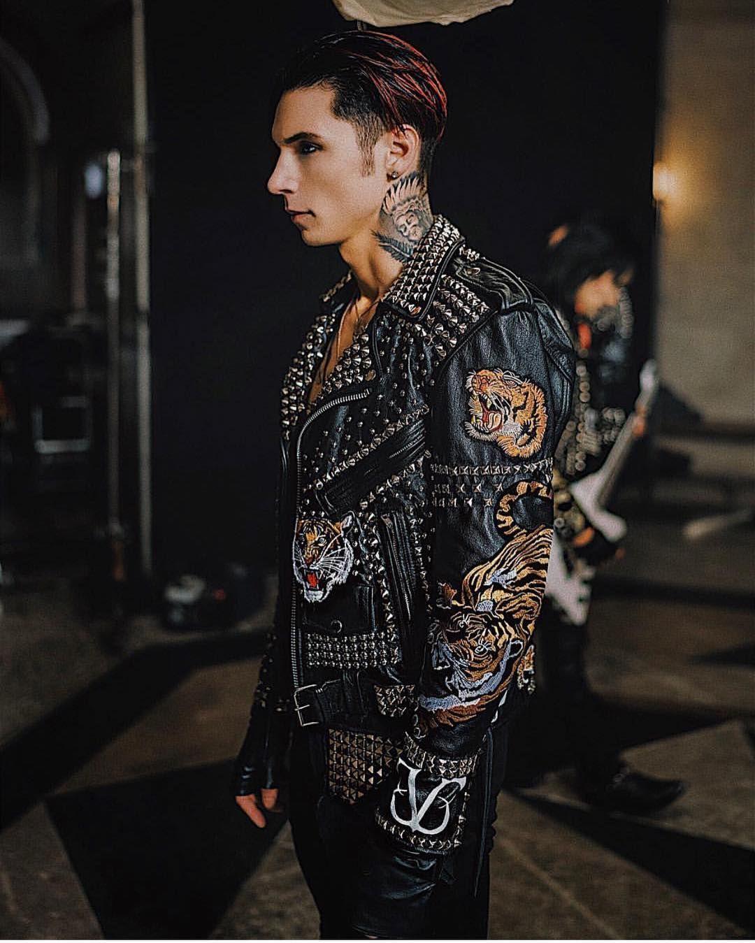 Andy Black Wallpapers Top Free Andy Black Backgrounds WallpaperAccess