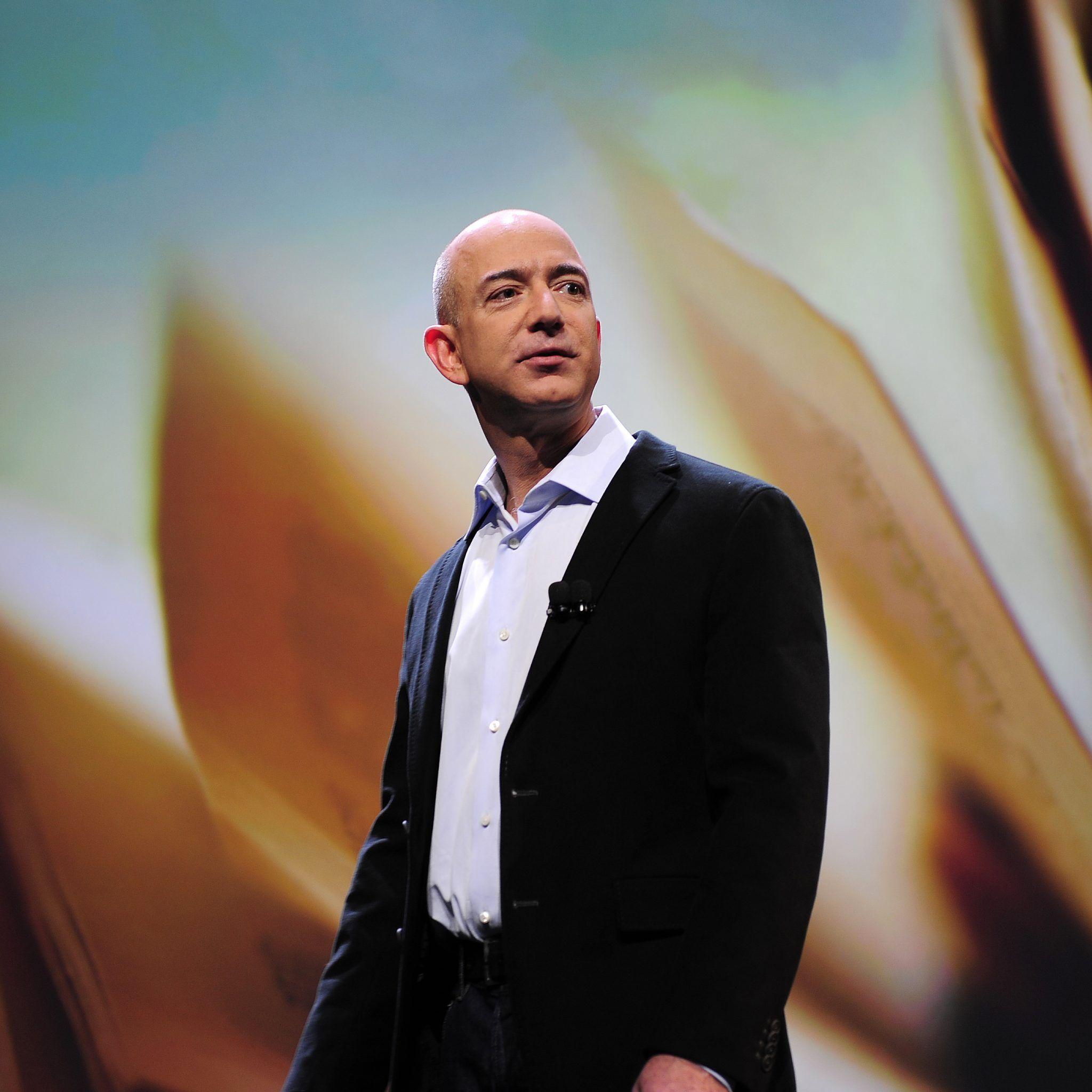 Jeff Bezos Wallpapers Top Free Jeff Bezos Backgrounds Wallpaperaccess