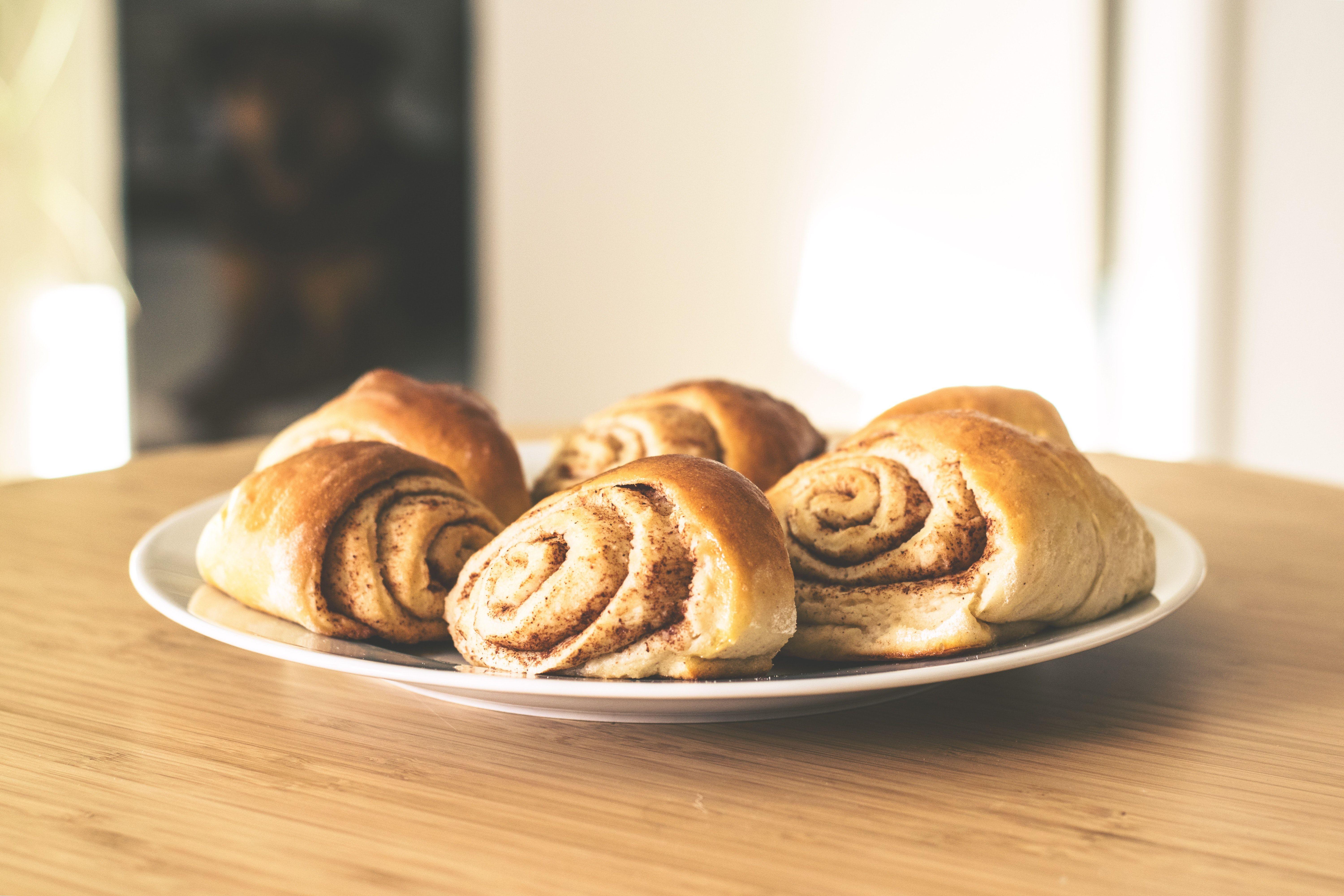 Cinnamon Roll Wallpapers Top Free Cinnamon Roll