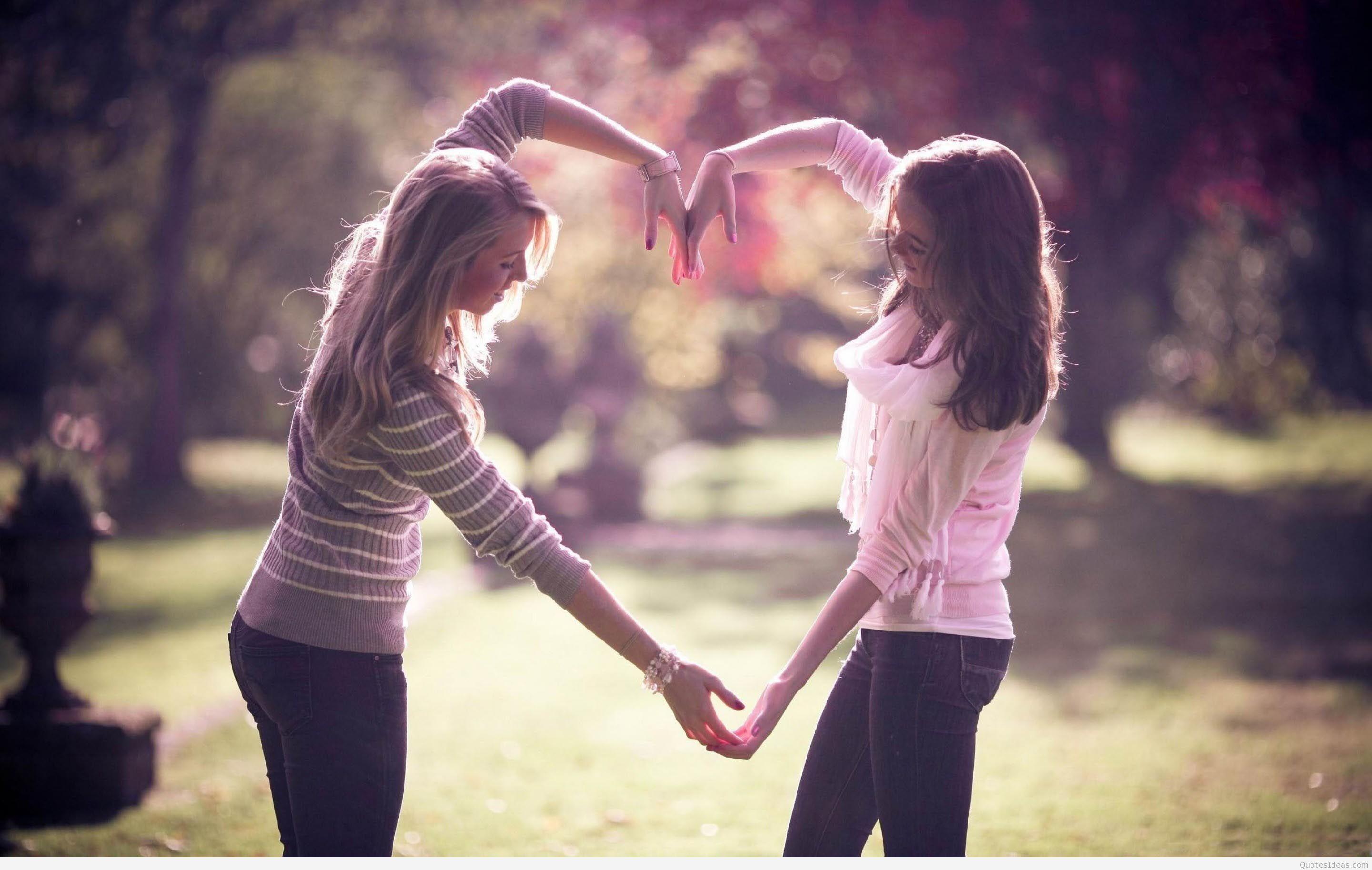 Girl Love Wallpapers Top Free Girl Love Backgrounds WallpaperAccess