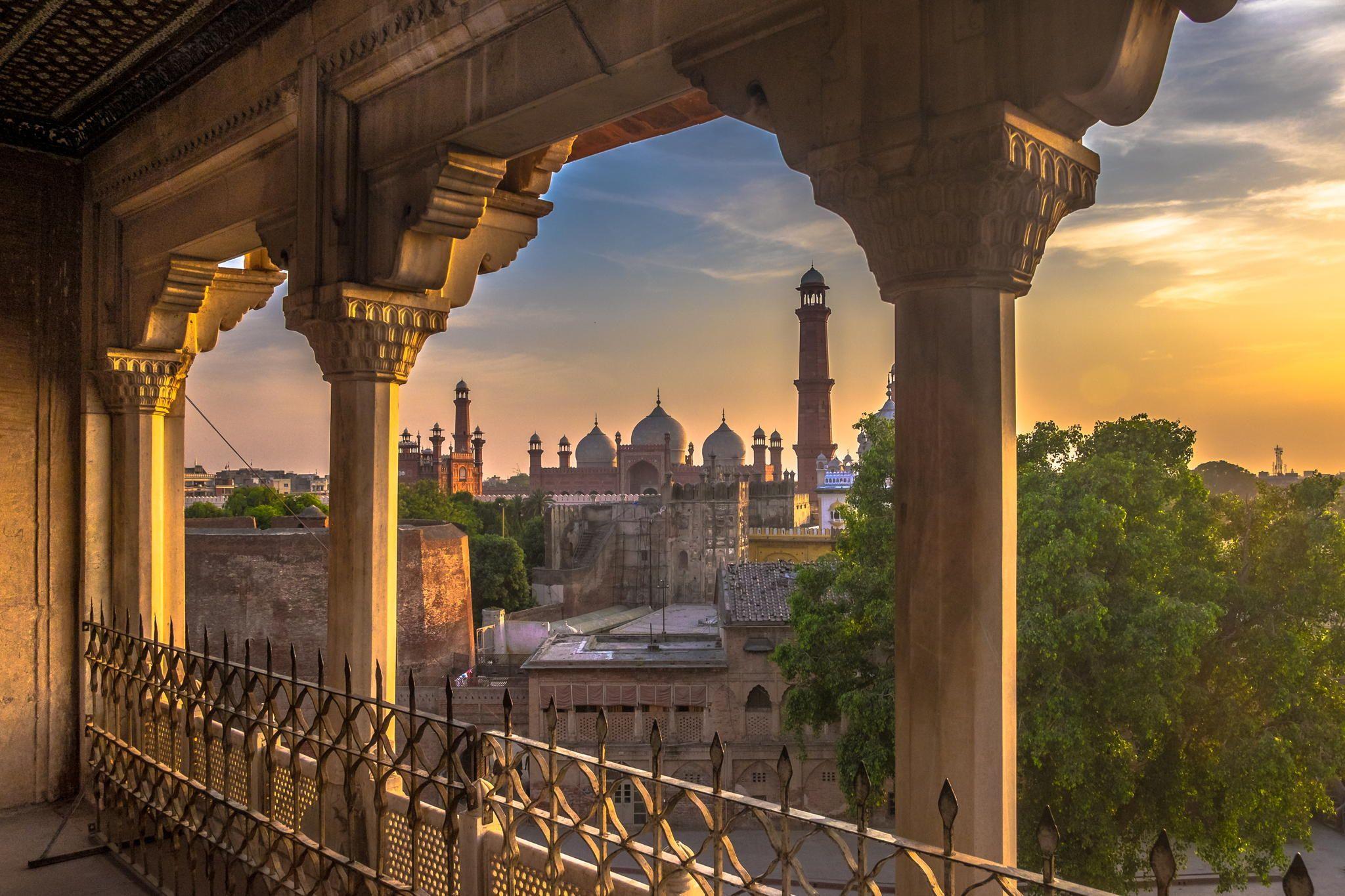 Lahore Wallpapers Top Free Lahore Backgrounds WallpaperAccess