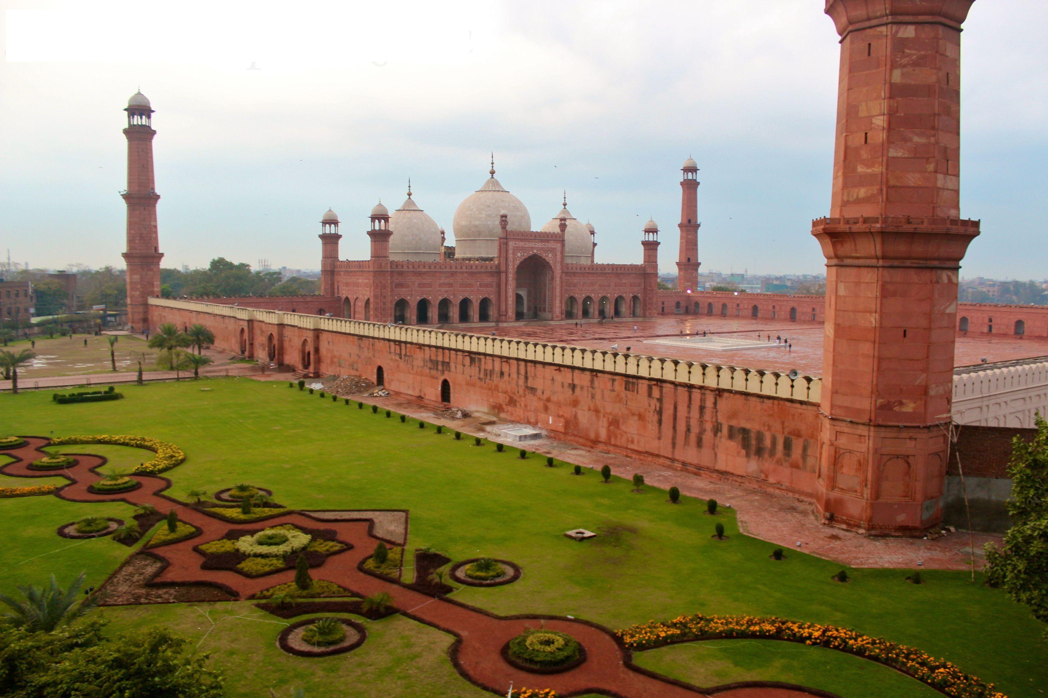 Lahore Wallpapers Top Free Lahore Backgrounds WallpaperAccess
