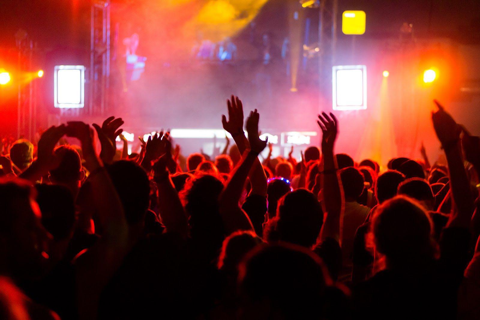Concert Crowd Wallpapers Top Free Concert Crowd Backgrounds WallpaperAccess
