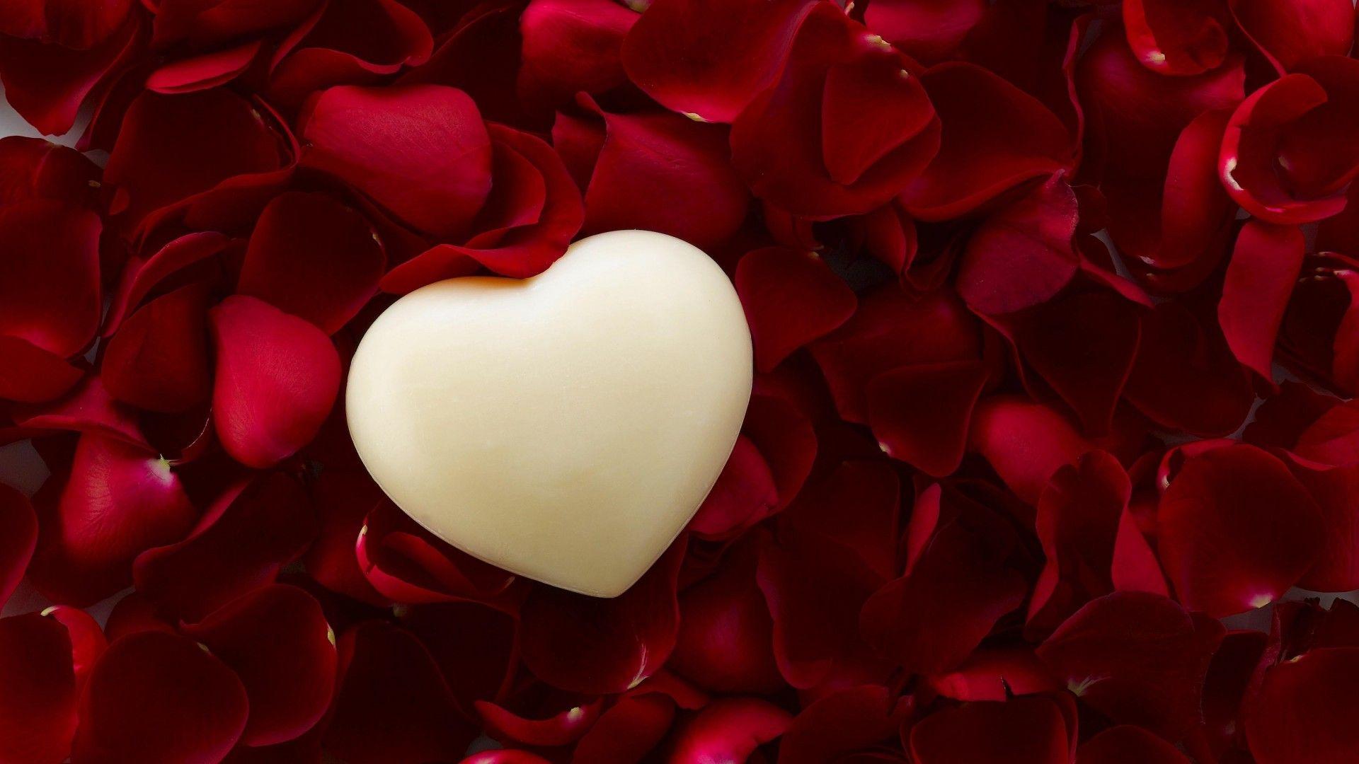 White Heart Wallpapers Top Free White Heart Backgrounds WallpaperAccess