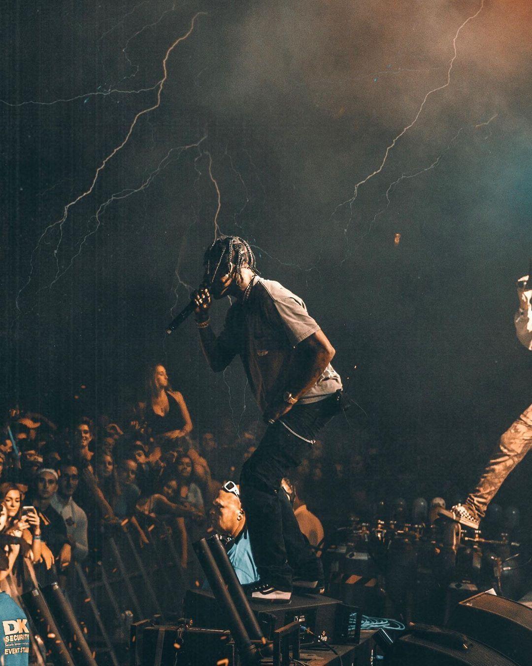 Travis Scott On Stage Wallpapers Top Free Travis Scott On Stage