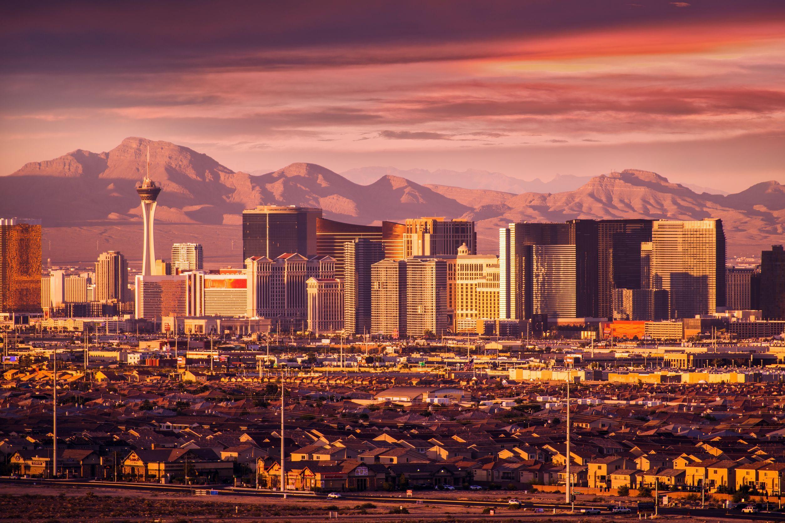 Las Vegas Skyline Wallpapers Top Free Las Vegas Skyline Backgrounds WallpaperAccess