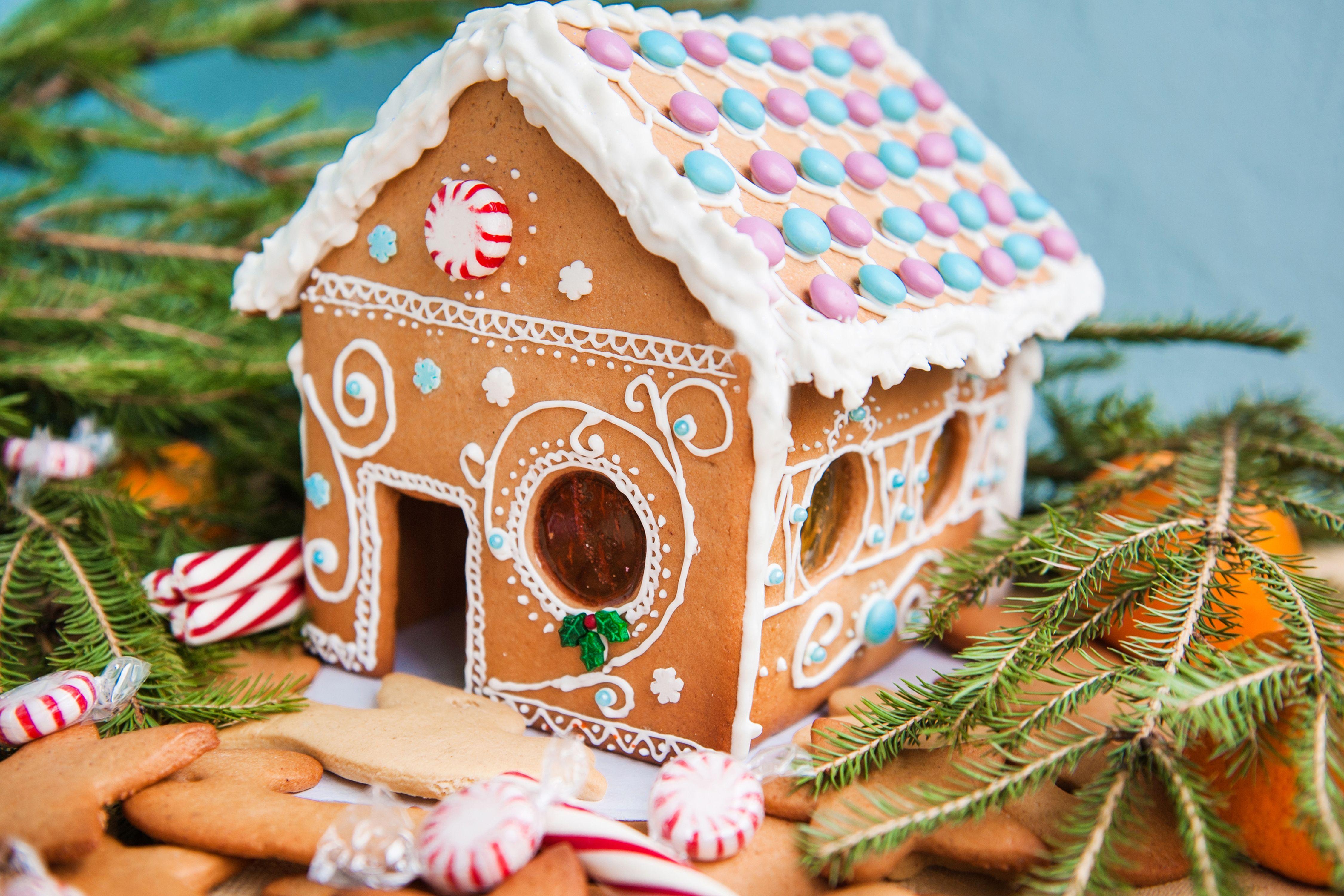 Gingerbread House Wallpapers Top Free Gingerbread House Backgrounds