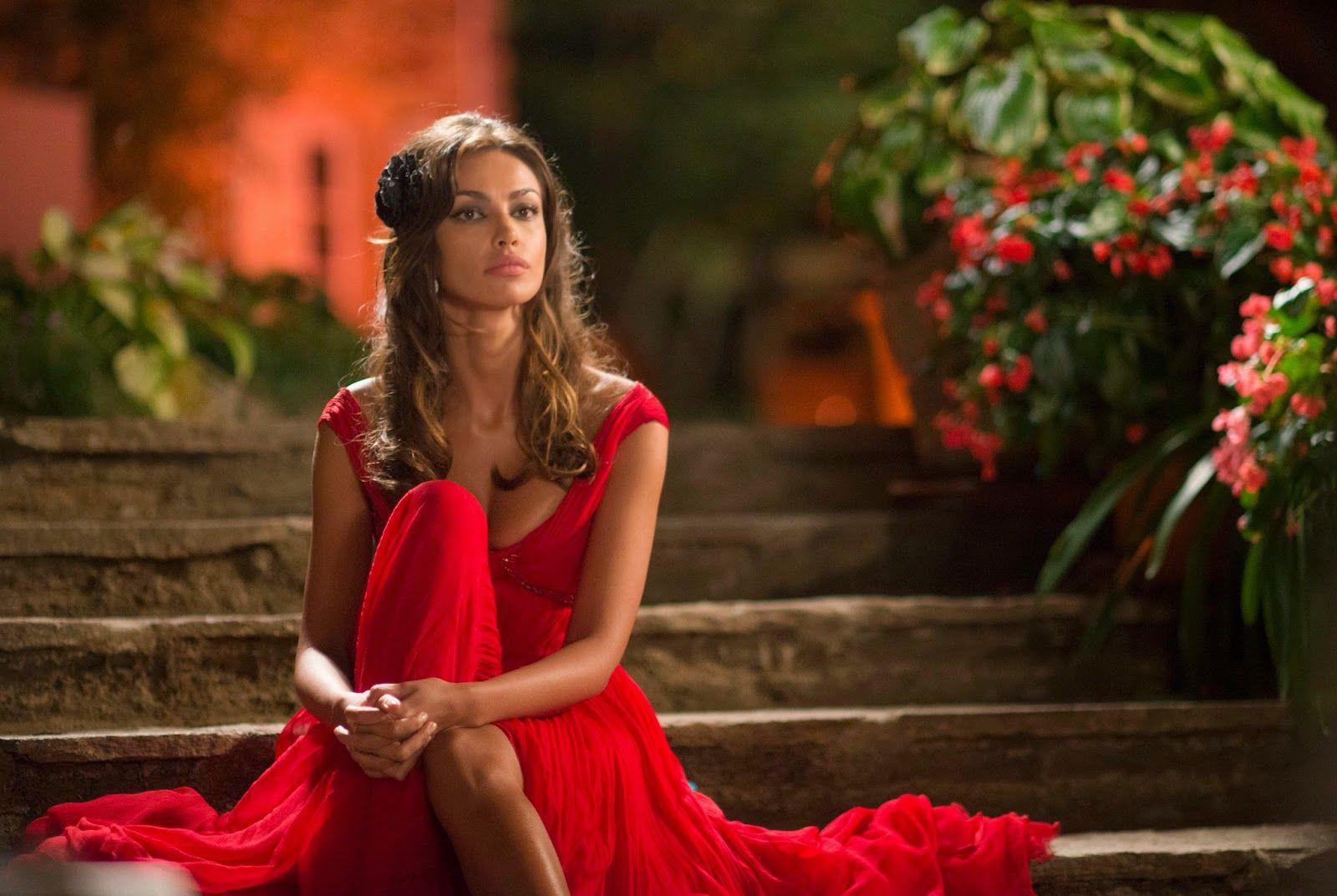 Red Dress Wallpapers Top Free Red Dress Backgrounds WallpaperAccess