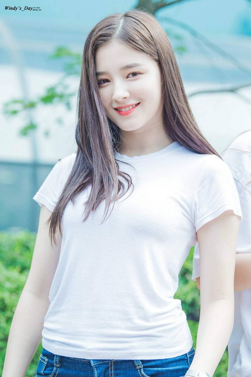 Nancy Momoland HD Wallpapers Top Free Nancy Momoland HD Backgrounds