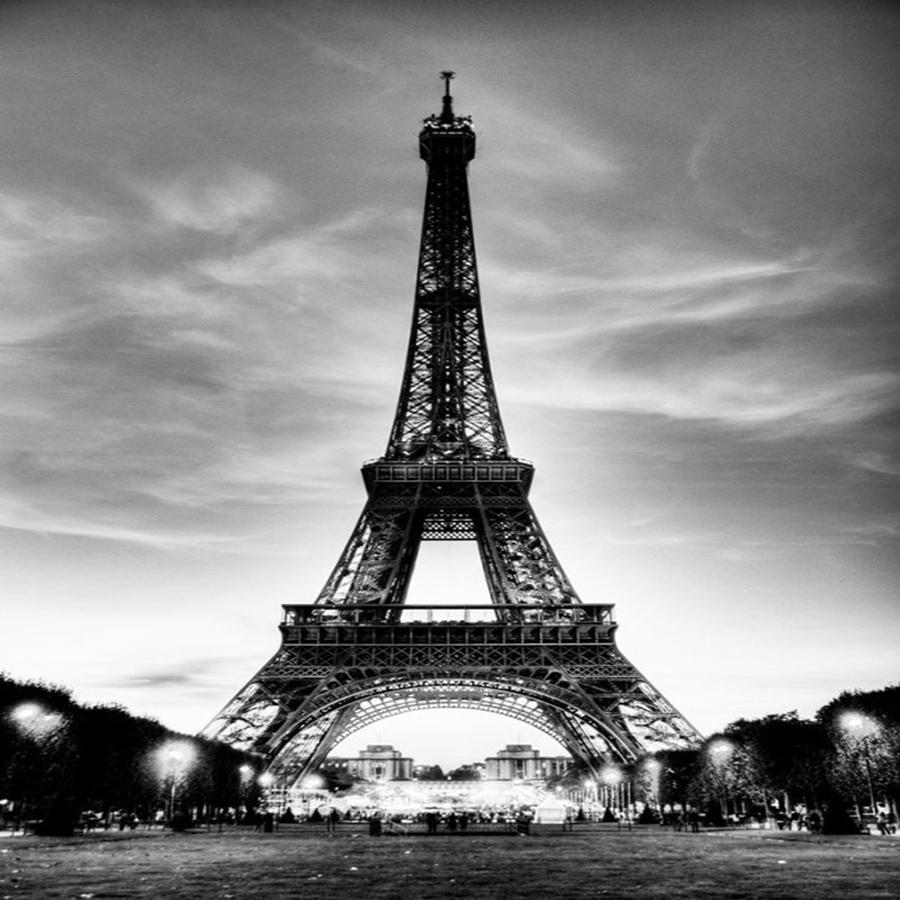 Black and White Paris Wallpapers Top Free Black and White Paris Backgrounds WallpaperAccess