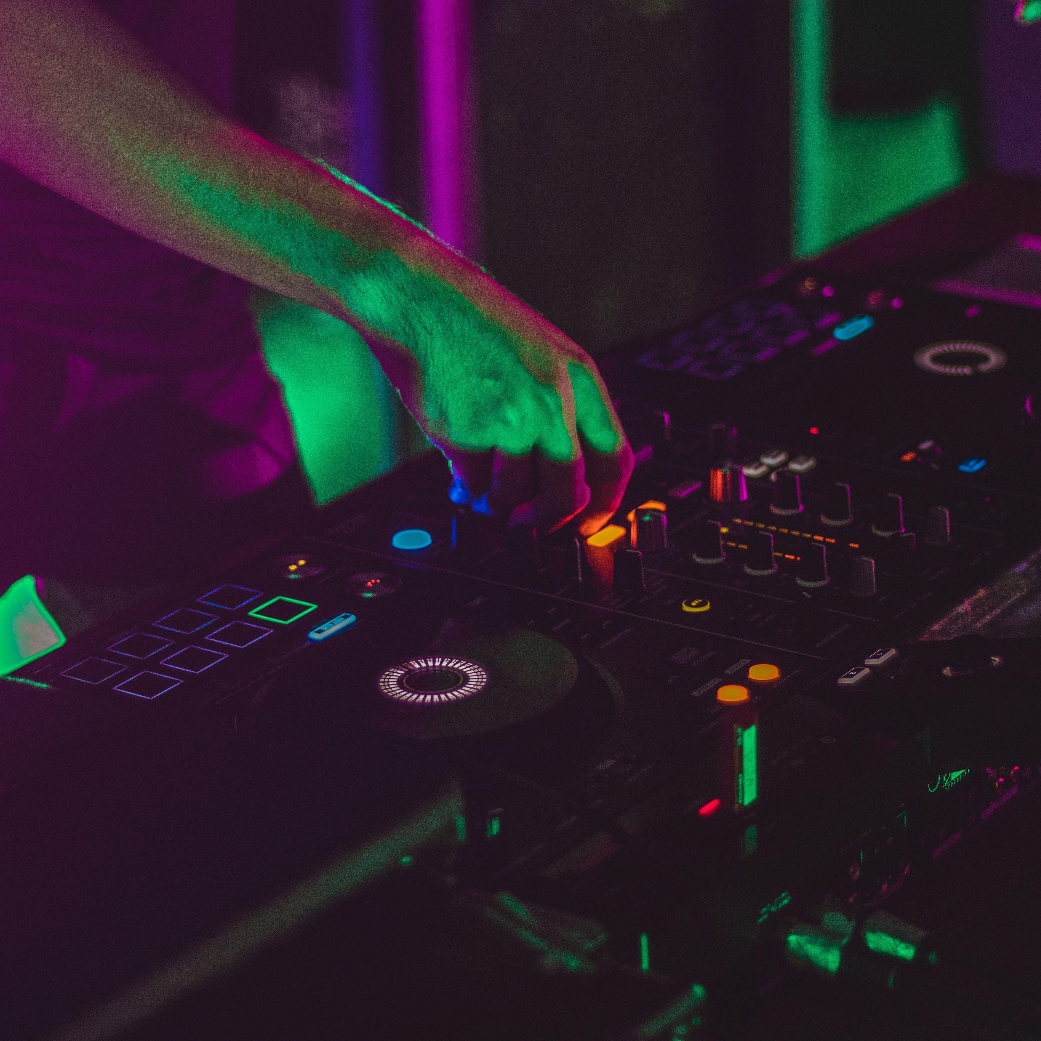 Neon DJ Wallpapers Top Free Neon DJ Backgrounds WallpaperAccess