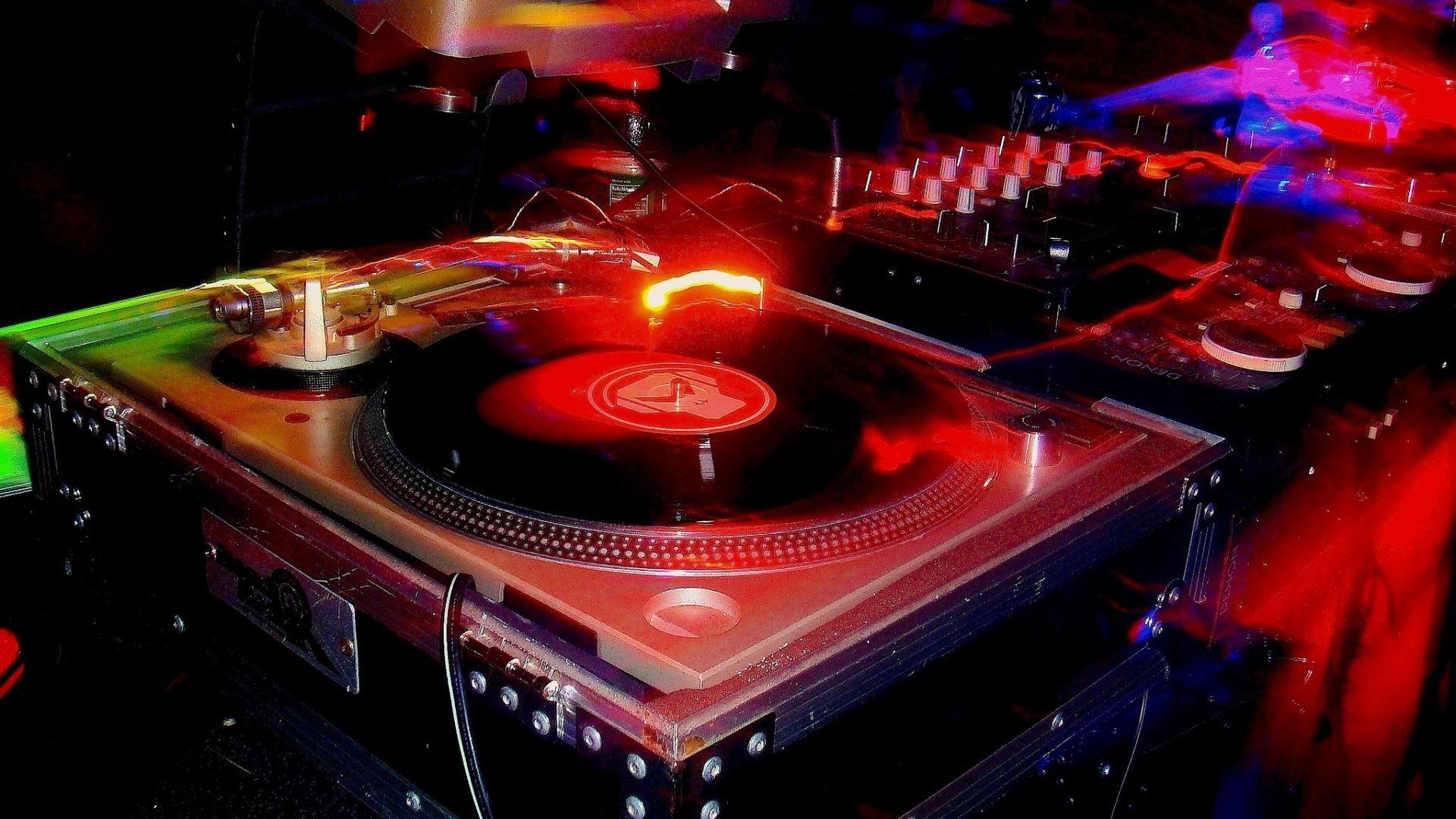 DJ Turntable Wallpapers Top Free DJ Turntable Backgrounds WallpaperAccess