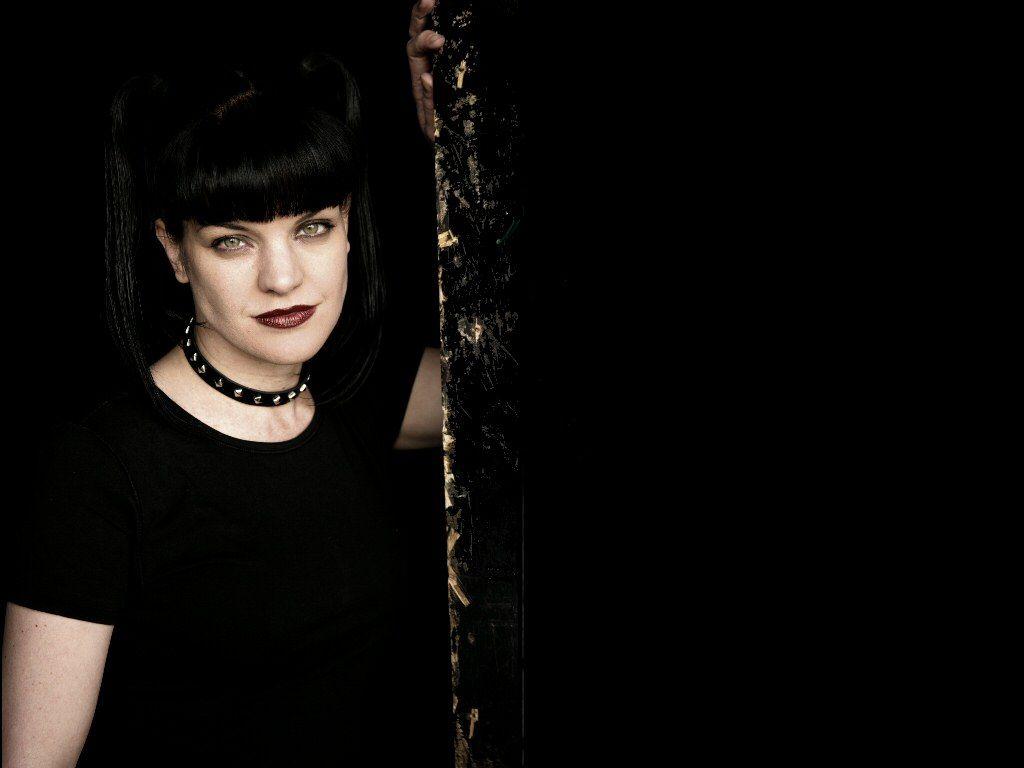 Abby Sciuto Wallpapers Top Free Abby Sciuto Backgrounds WallpaperAccess