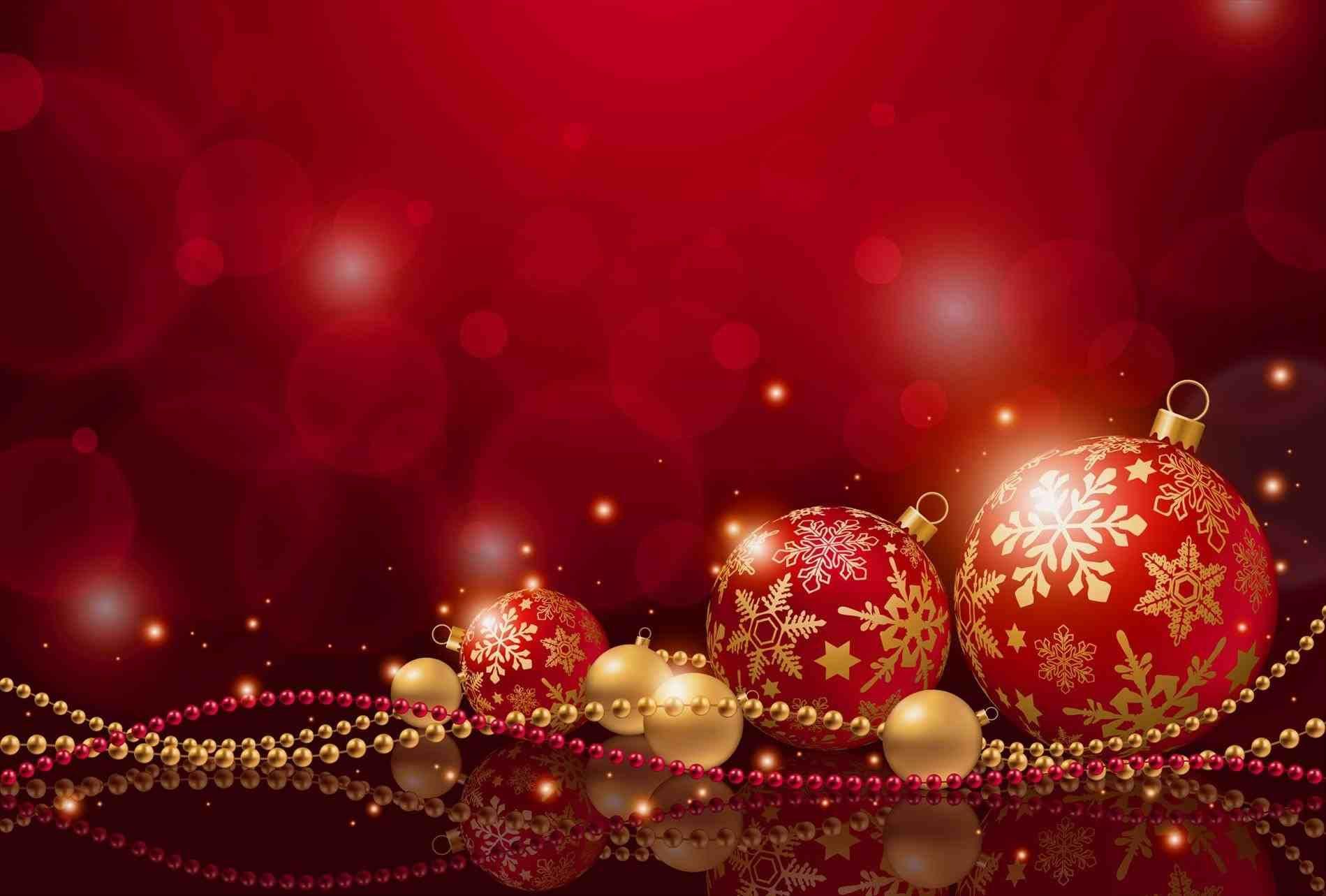 View White And Red Christmas Aesthetic Wallpaper