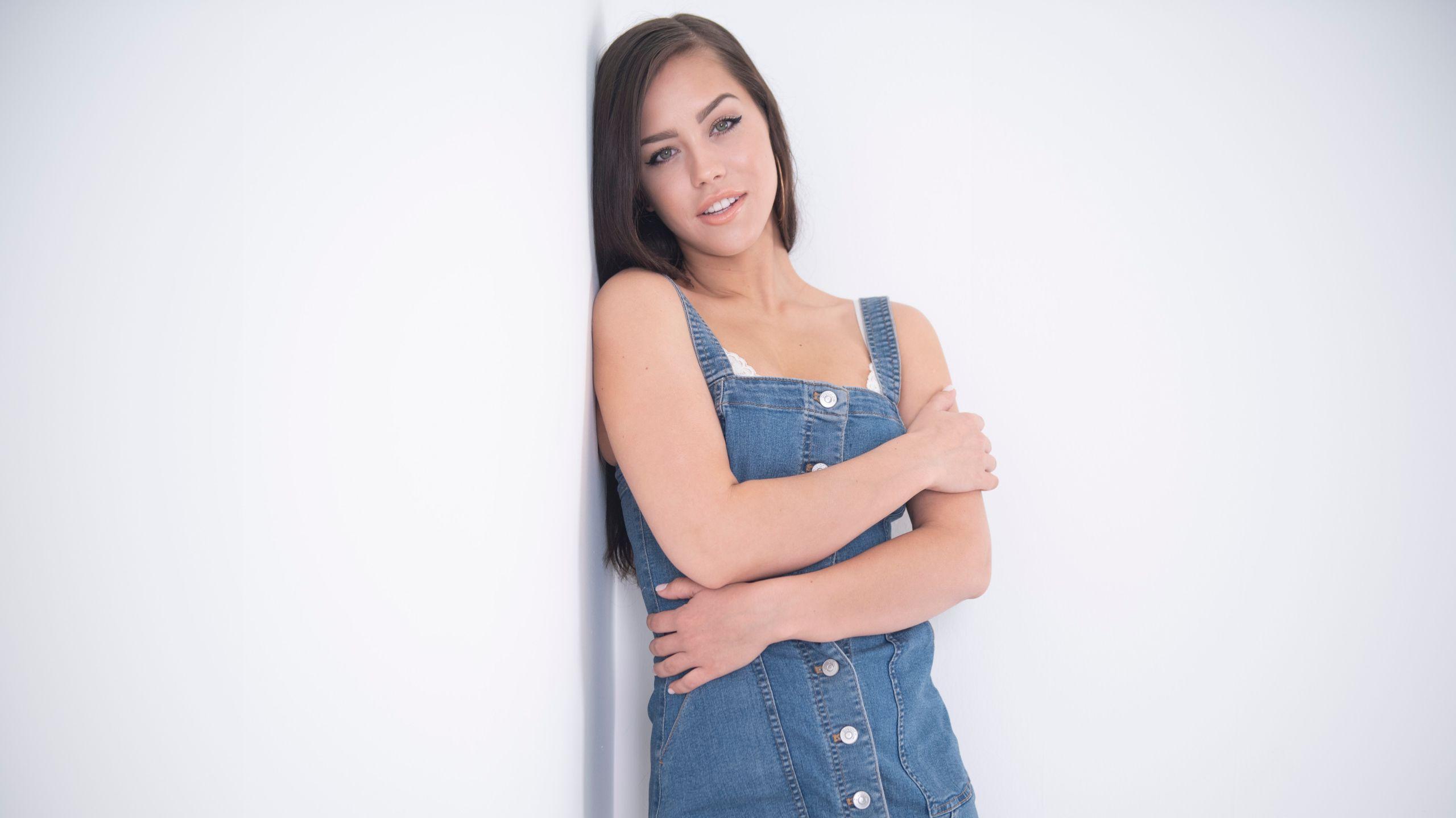 Alina Lopez Wallpapers - Top Free Alina Lopez Backgrounds - WallpaperAccess