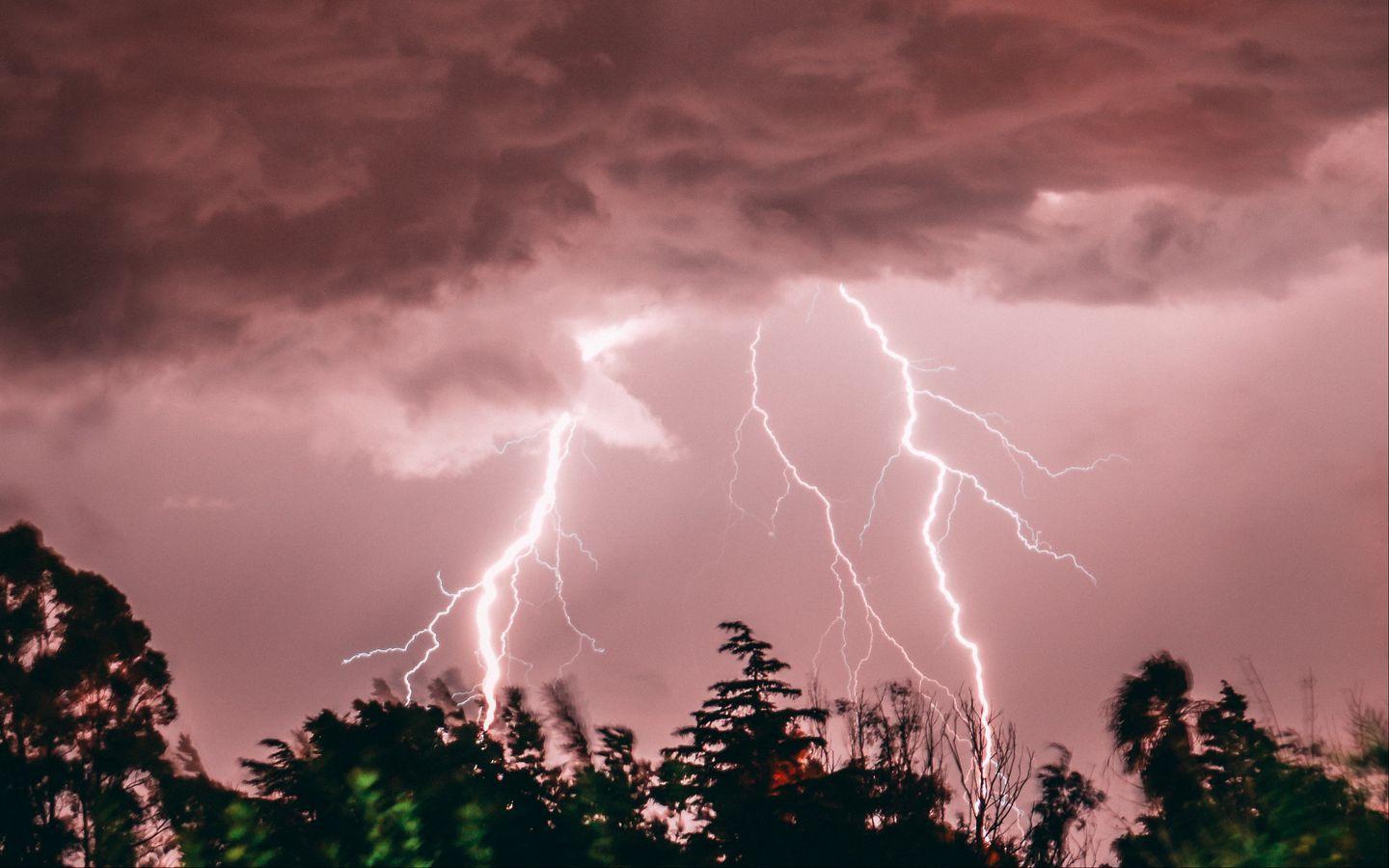 Pink Lightning Aesthetic