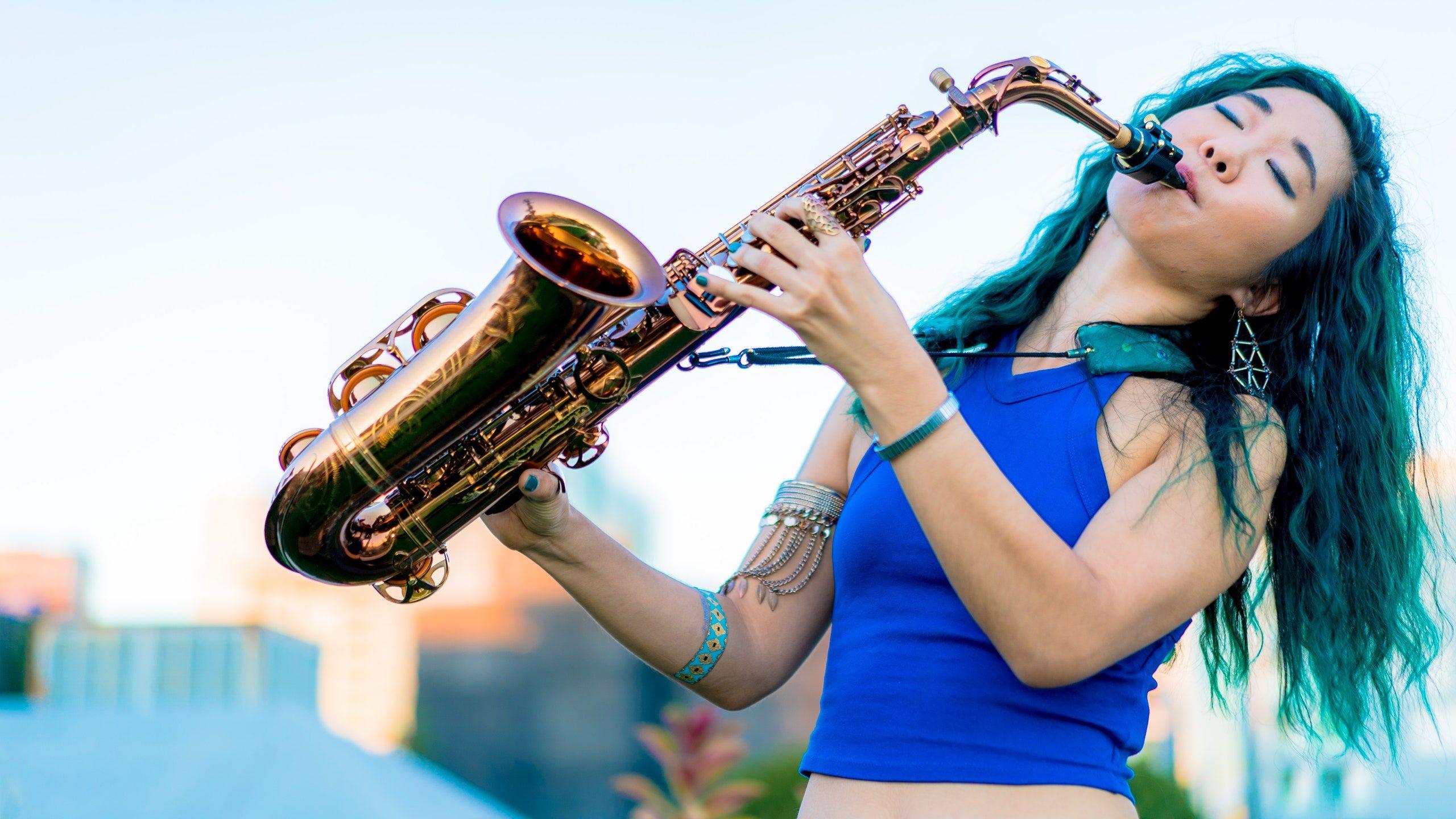 Saxophone Girl Wallpapers Top Free Saxophone Girl Backgrounds