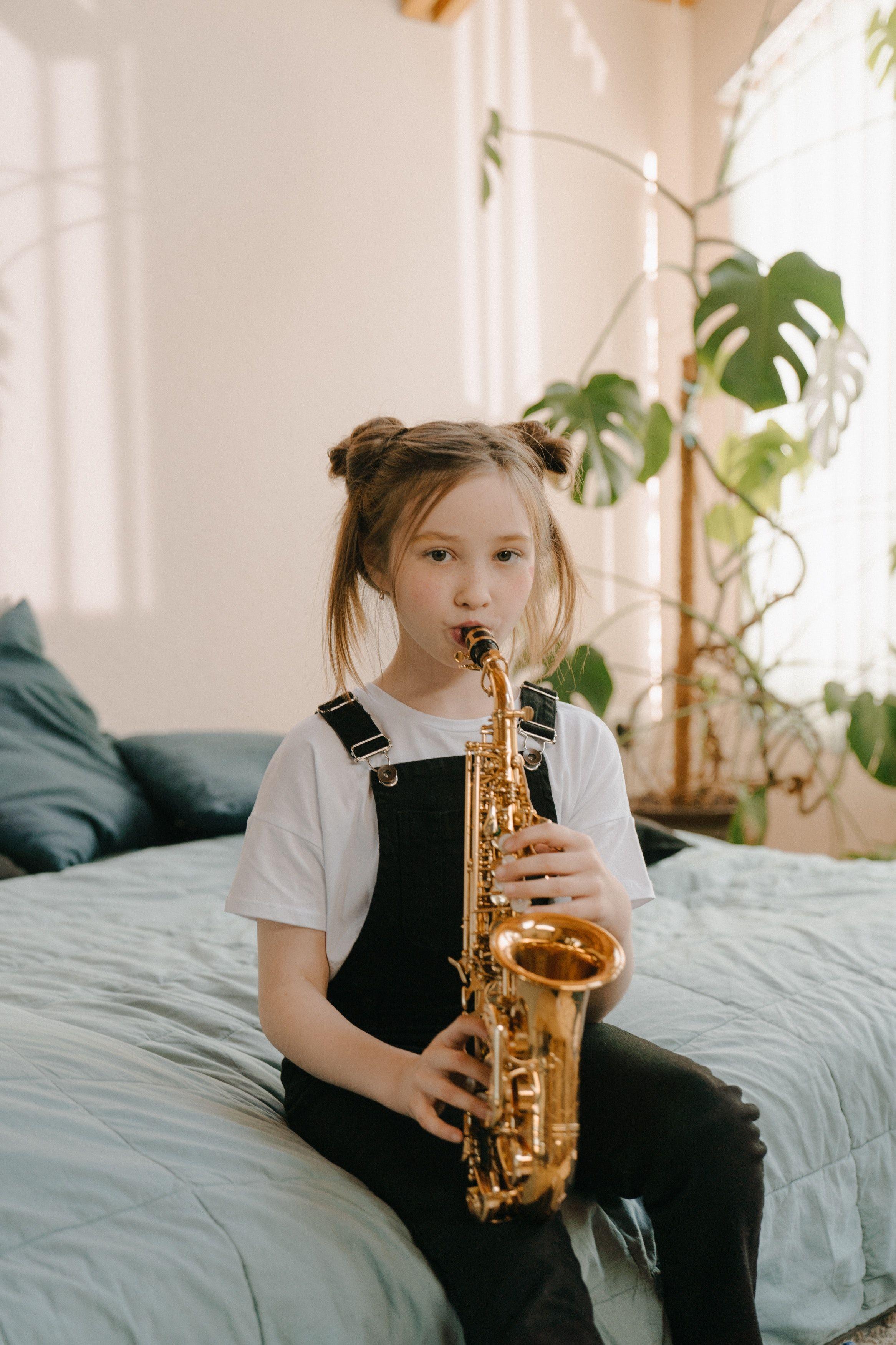 Saxophone Girl Wallpapers Top Free Saxophone Girl Backgrounds