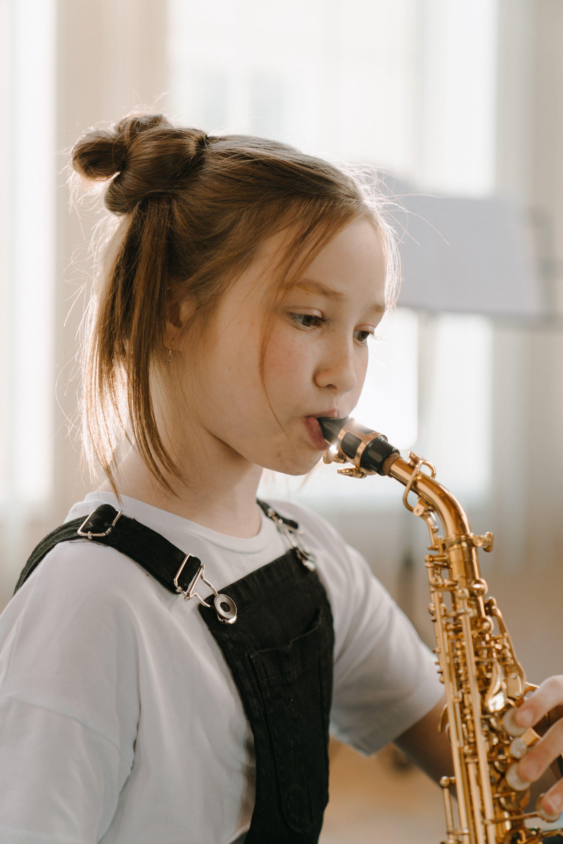 Saxophone Girl Wallpapers Top Free Saxophone Girl Backgrounds